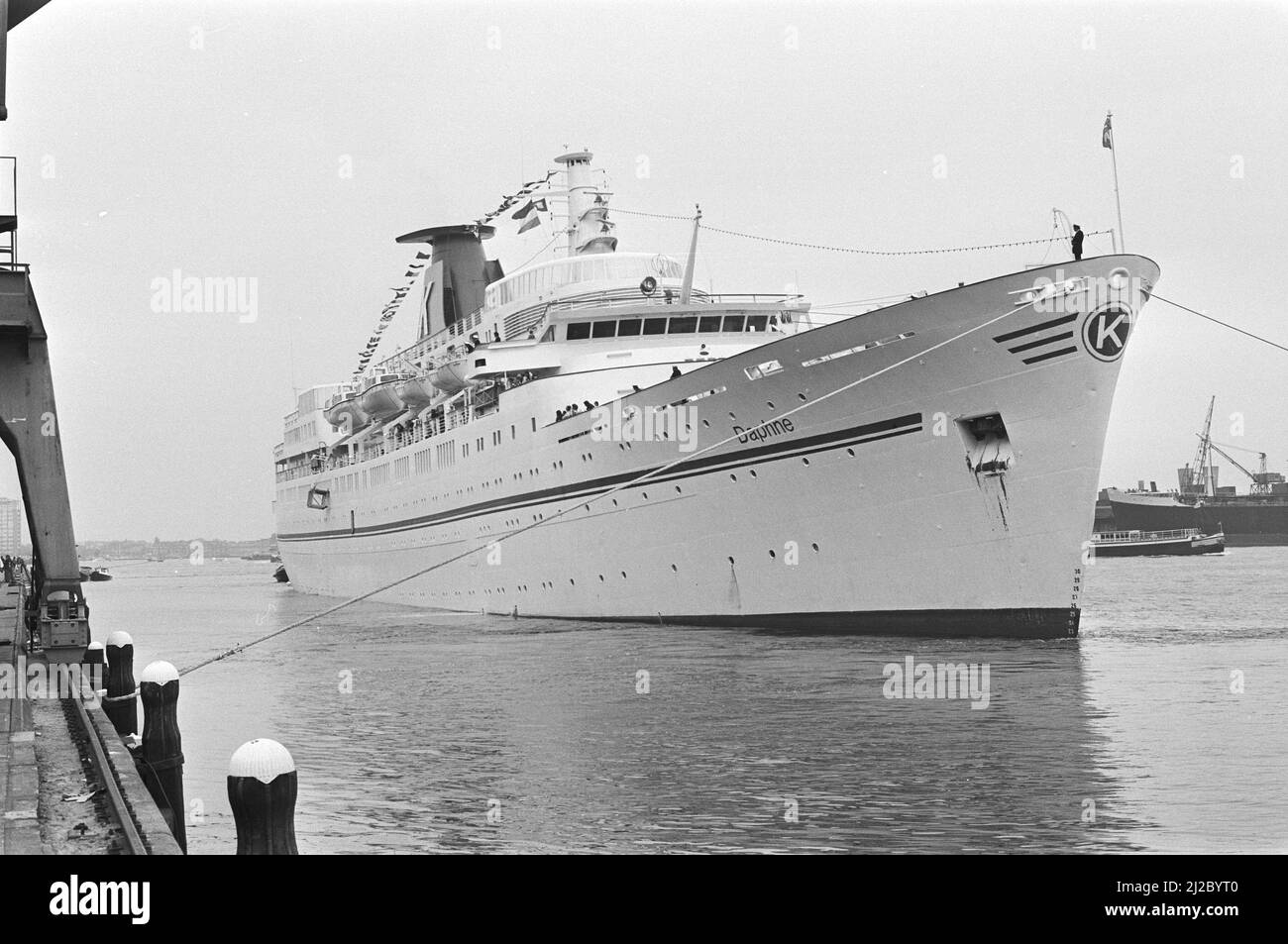 Griechisches Carras-Kreuzschiff Daphne in Amsterdam, das Schiff Daphne im Amsterdamer Hafen ca. 28 Mai 1976 Stockfoto