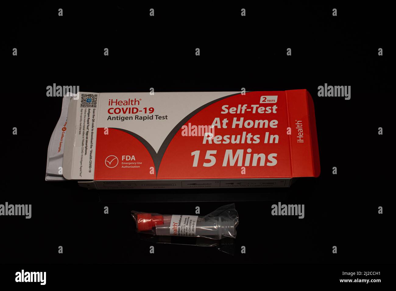 Fehlerfrei zu Hause iHealth Covid 19 Antigen-Test CDC FDA NIH Stock Photos, keine Testlösung in den Fläschchen. Stockfoto