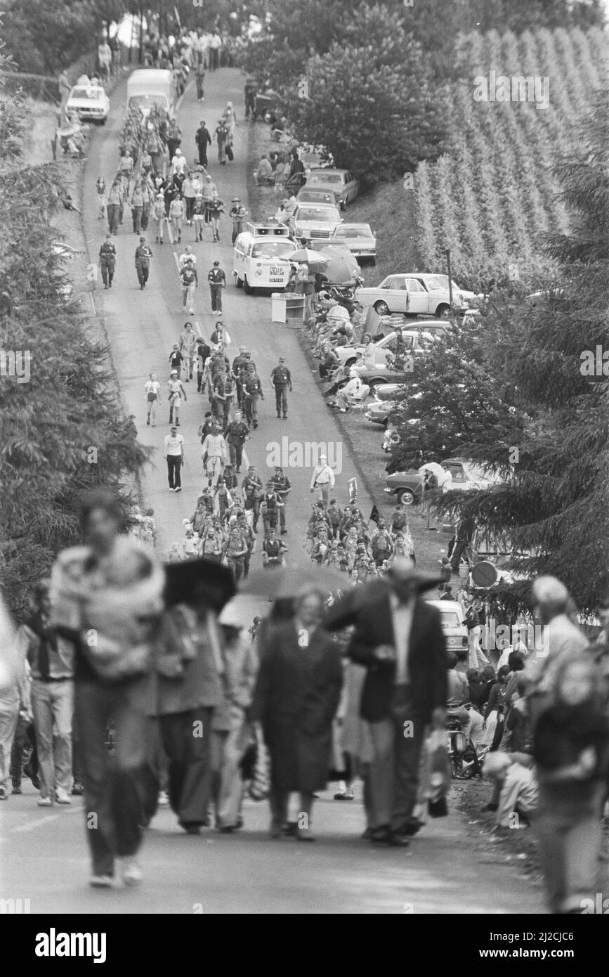 Nijmegen vier Tage Märsche, dritter Tag, Übersicht Wanderer ca. 22. Juli 1976 Stockfoto