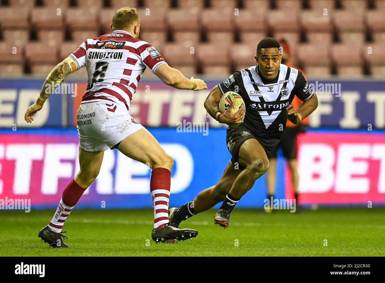 Mitieli Vulikijapani (25) von Hull FC macht am 3/31/2022 einen Einbruch. (Foto von Craig Thomas/News Images/Sipa USA) Quelle: SIPA USA/Alamy Live News Stockfoto