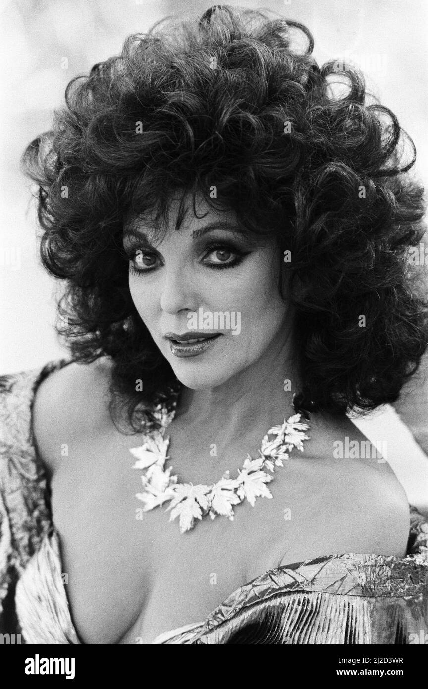 Britische Schauspielerin Joan Collins dargestellt in Los Angeles, Kalifornien. Star der hit-Serie Dynastie. Januar 1986 21. Stockfoto