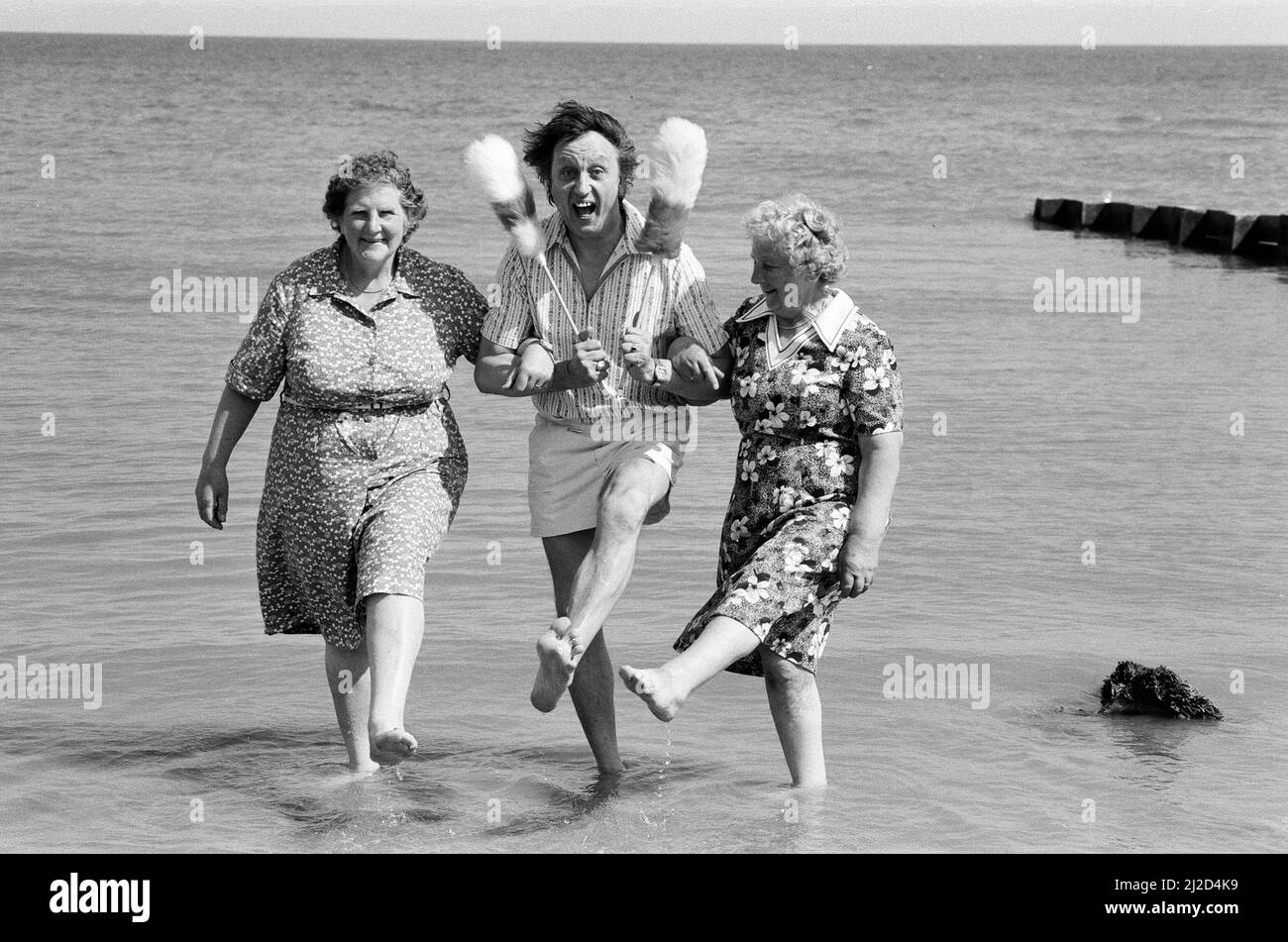 Ken Dodd besucht die Küste. 21.. Juli 1986. Stockfoto