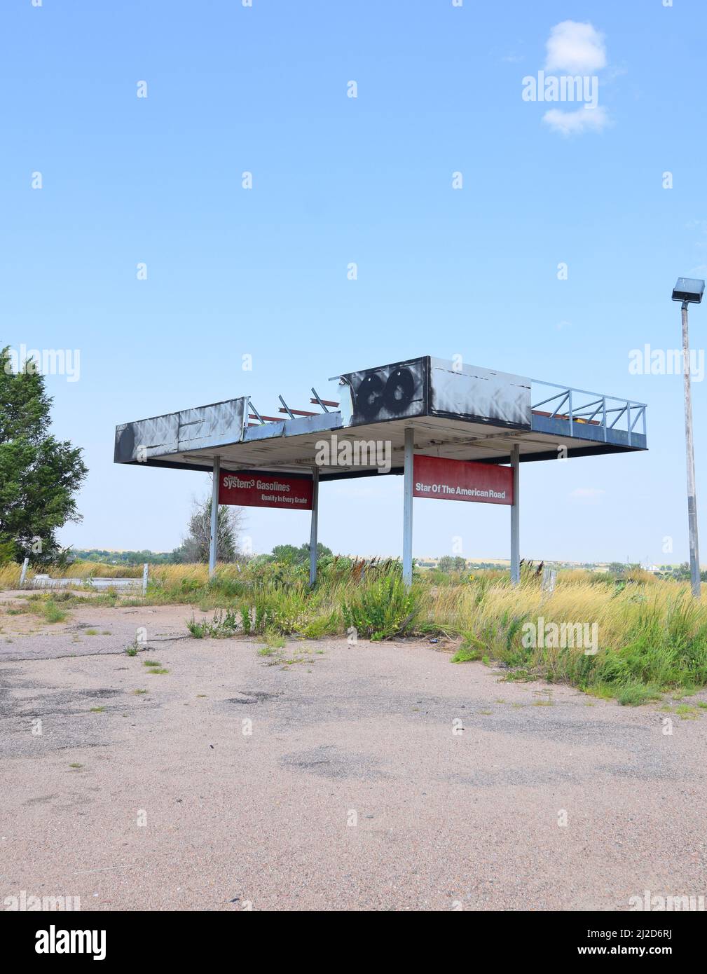 Verlassene Tankstelle im ländlichen Nebraska - August 2021 Stockfoto