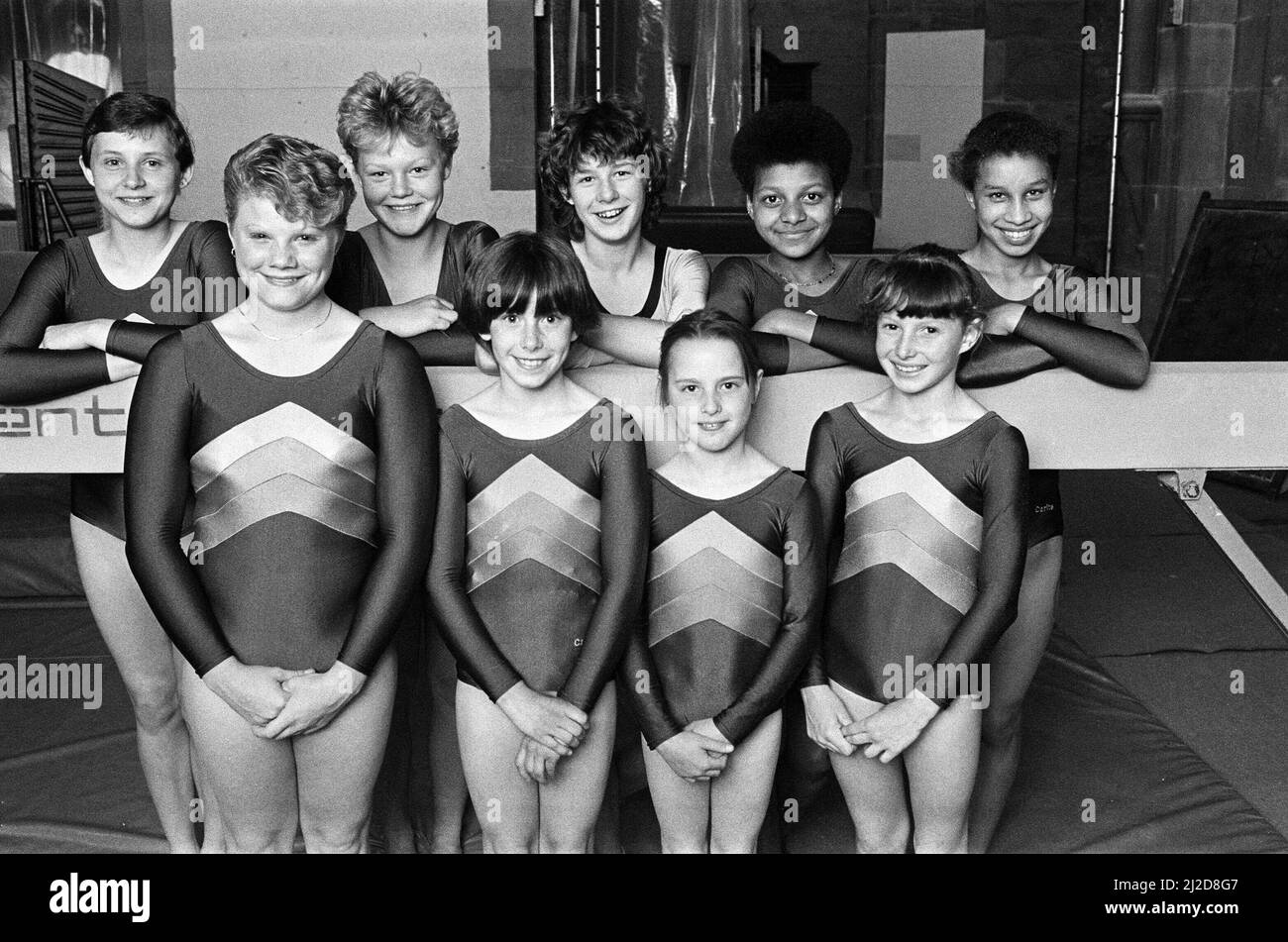 Zehn Greenhead Gym Club-Mitglieder wurden eingeladen, mit dem West Yorkshire-Team zu trainieren und zwei weitere wurden als Reserve ausgewählt. Rebecca Moore und Emma Johnston sind in der Gruppe unter 10, Rachel Harper, Olivia Denton, Louise Bernard und Lisa Harris in der Gruppe unter 12s, Katrina Beck , Tracey Bickers und Shivonne Smith in der Gruppe unter 14s und Susan Harrison in der Gruppe über 14s. Michelle John (unter 12) und Helen Trimby (unter 14) sind Reserven. Während einer Trainingspause sind zu sehen: Hintere Reihe - (l bis r) Shivonne Smith, Olivia Denton, Katrina Beck, Michelle John, Louise Bernard. Erste Reihe - Susan Ha Stockfoto