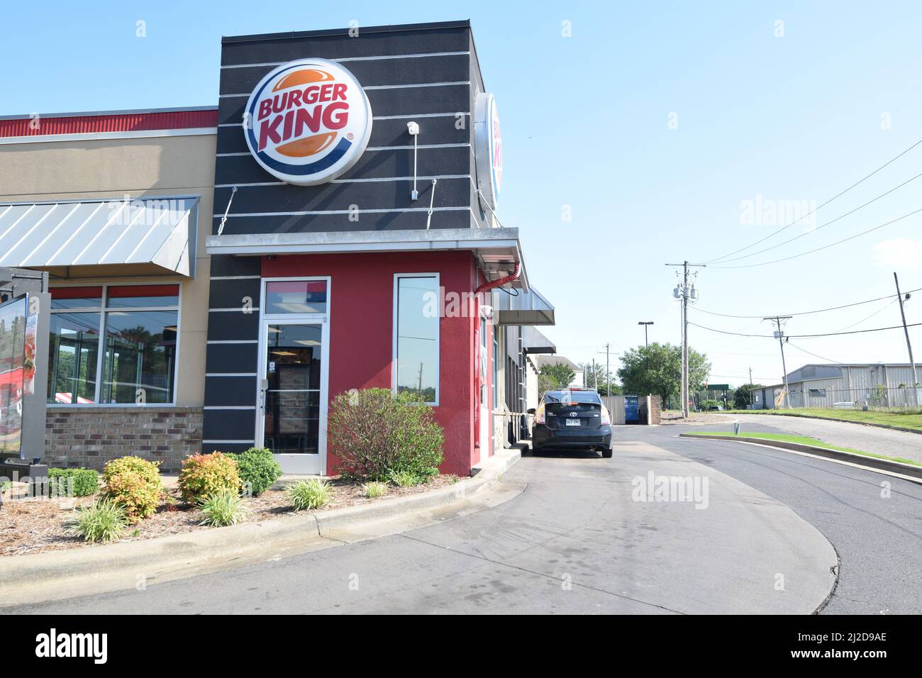 Der Kunde wartet auf sein Essen in einer Burger King Drive Thru in Rockport, Arkansas Stockfoto