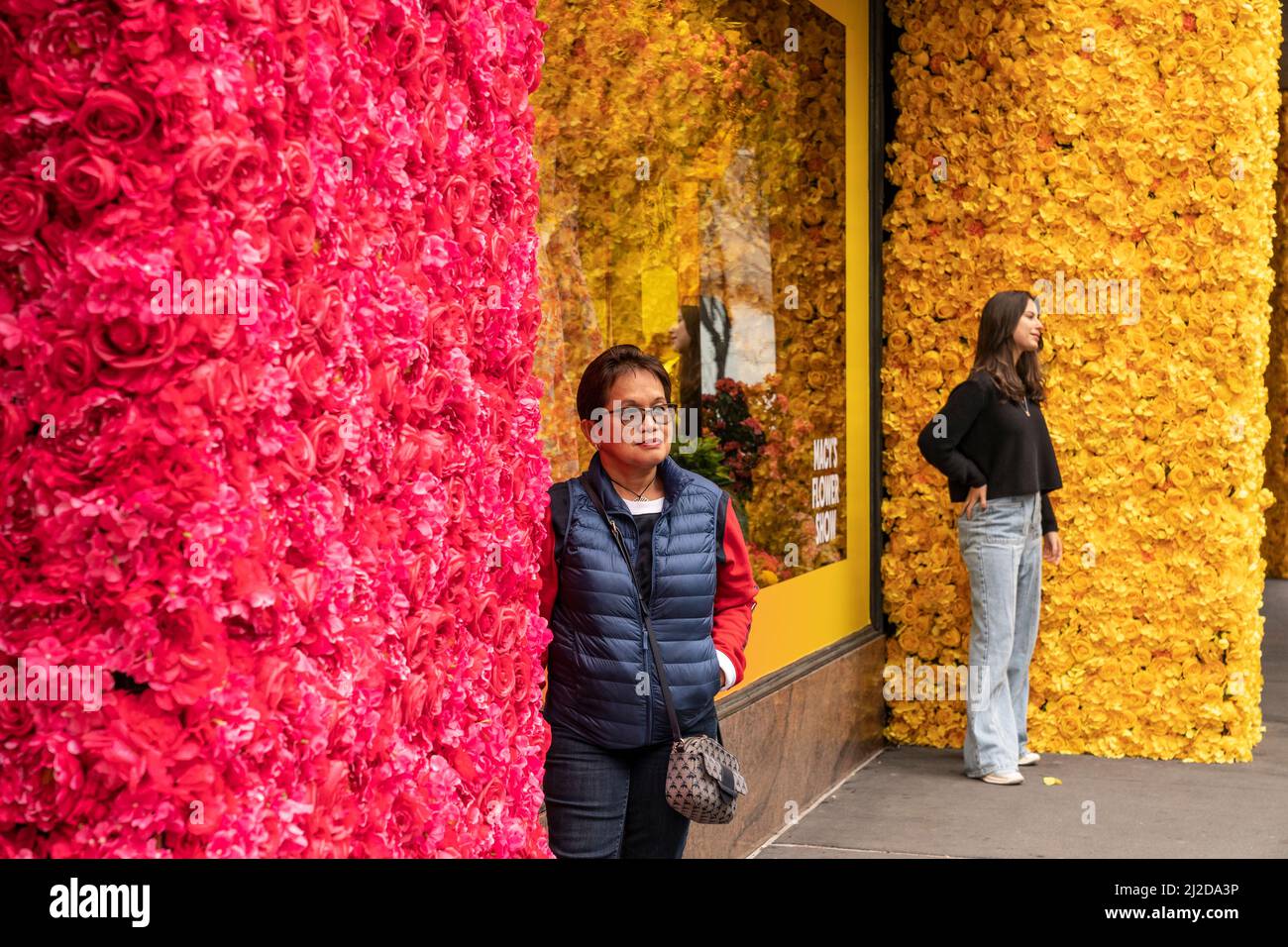 New York, NY - 31. März 2022: 2022 jährliche Macy's Flower Show am Herald Square Stockfoto