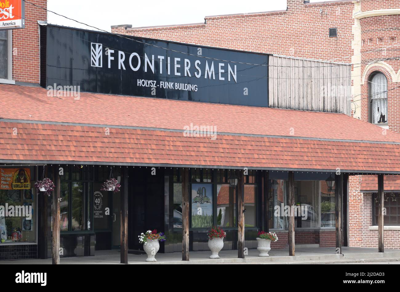 Funk's Frontiersman Seed Business in der Innenstadt von Kentland, IM Juni 2021 Stockfoto