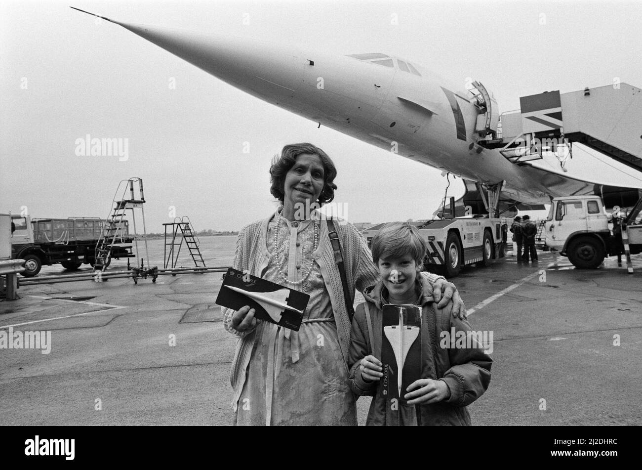Concorde-Passagiere, die vor einer Concorde stehen. 2.. April 1986. Stockfoto