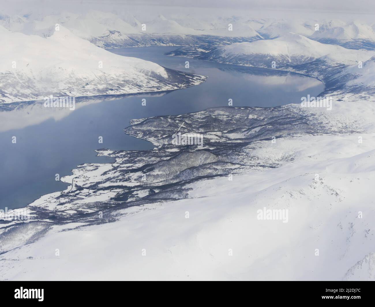 Luftaufnahme der schneebedeckten Stadt im Winter, Snowscape Tapete Stockfoto