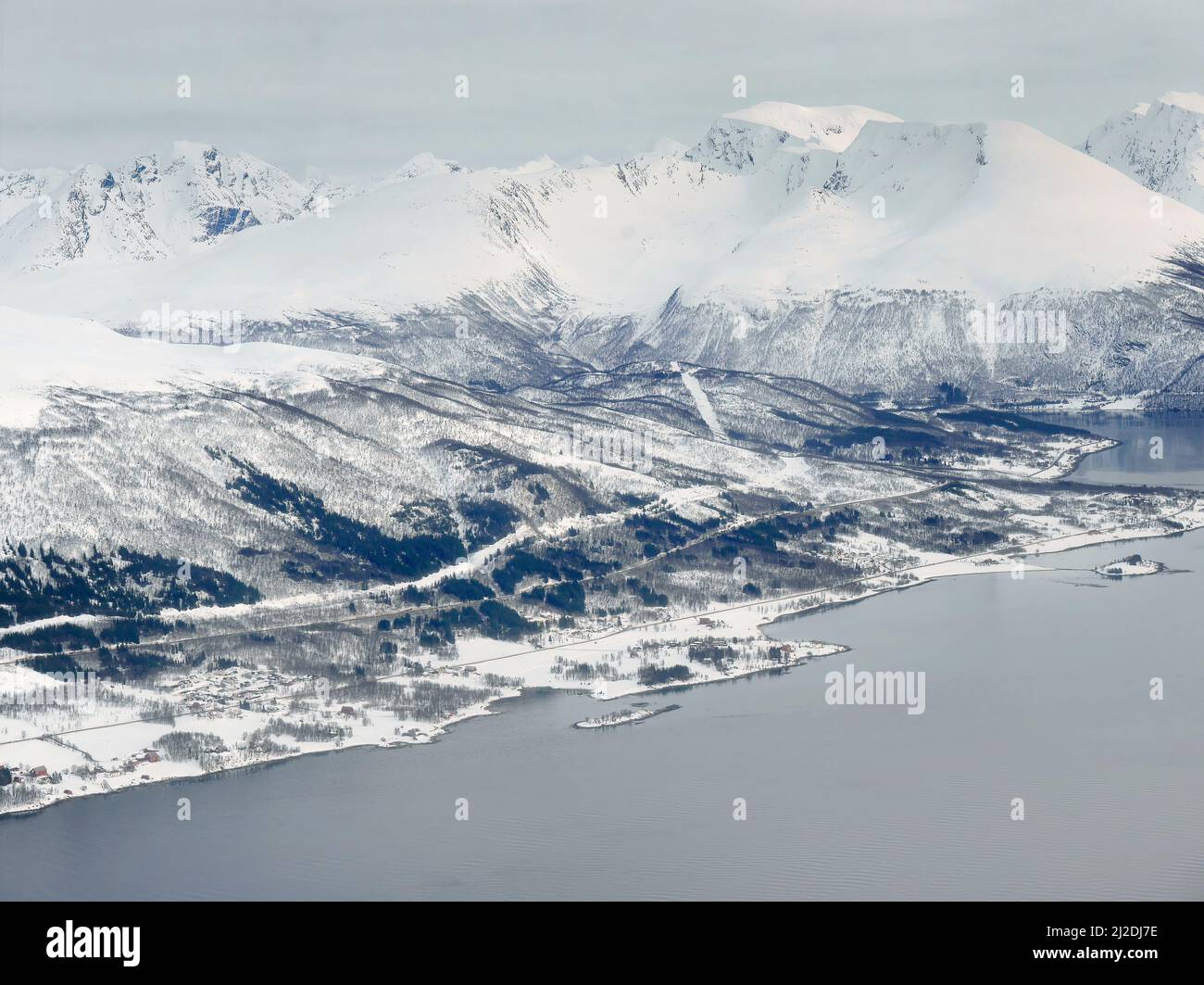 Luftaufnahme der schneebedeckten Stadt im Winter, Snowscape Tapete Stockfoto
