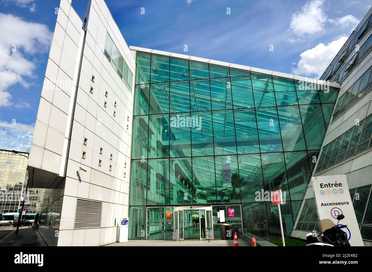 Paris, Frankreich- Französisches Krankenhaus, Eingang, Hopital Europeen George Georges-Georges-Saint-Georges-Georges-Georges-Georges-Georges-Georges, Außenansicht, Stockfoto