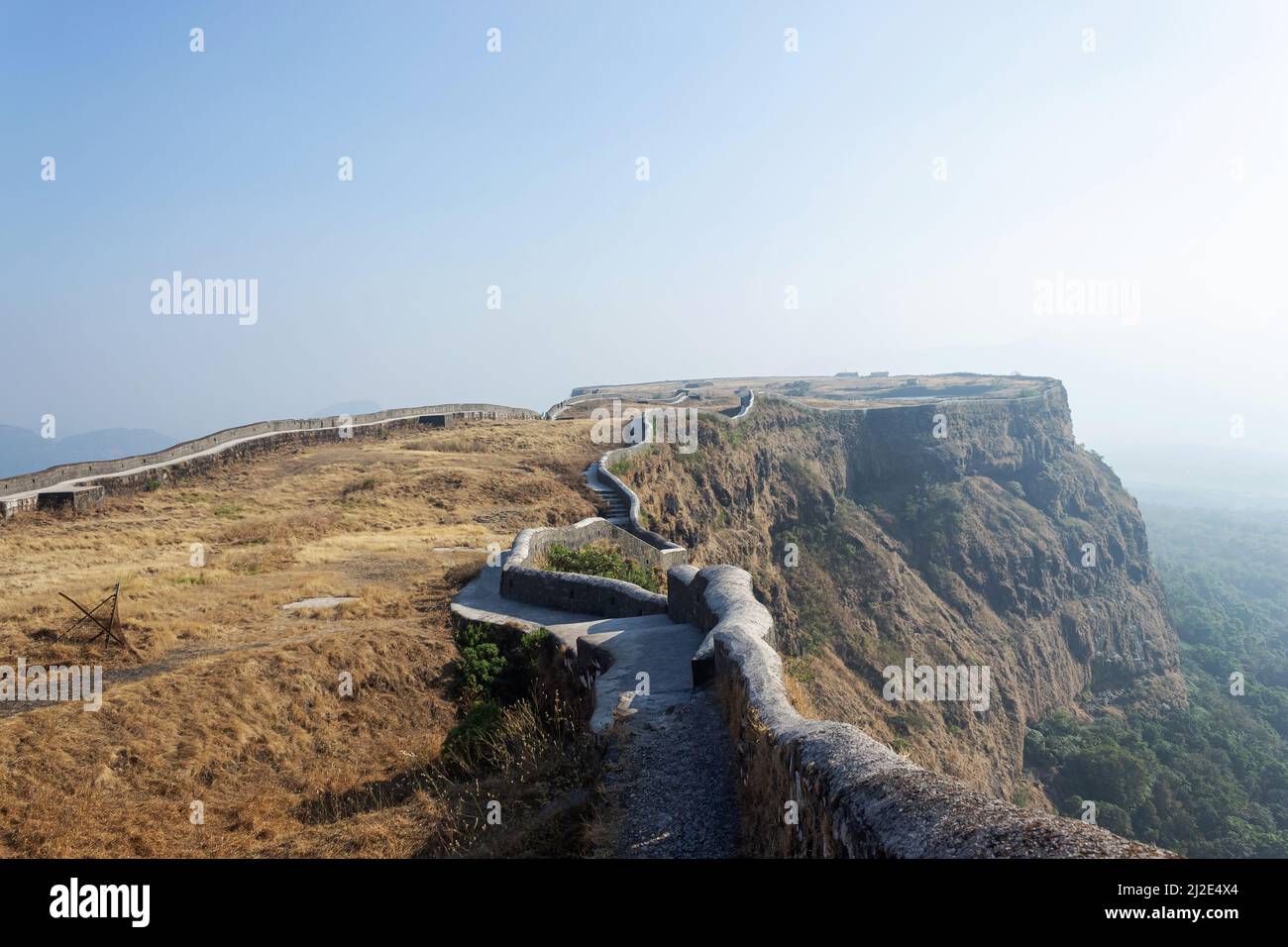 Voller Blick auf Fort von Flag Point, Korigad, Maharashtra, Indien Stockfoto