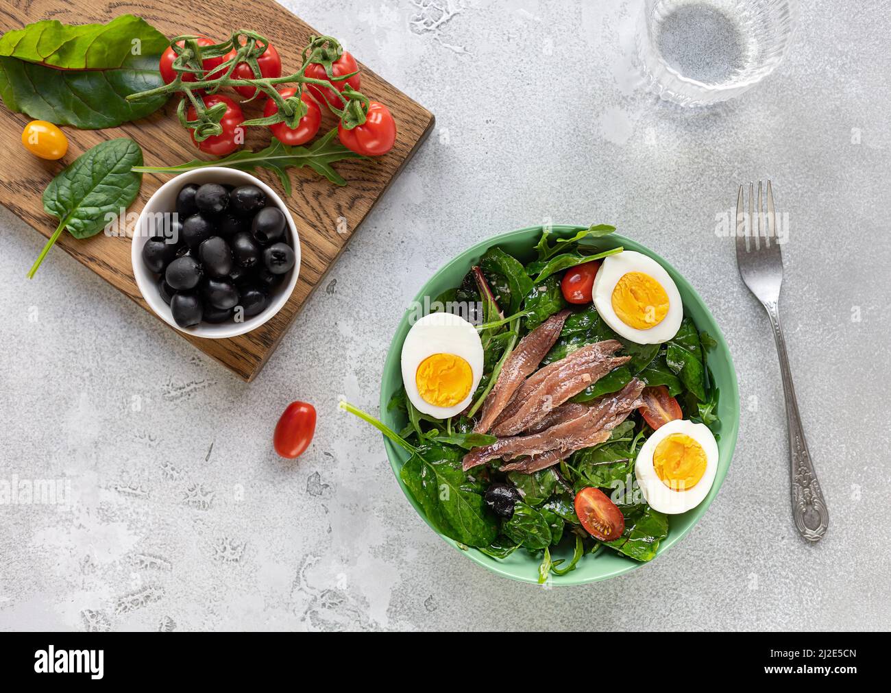 Nicoise Salat, ideal für Keto Diät Abendessen. Stockfoto