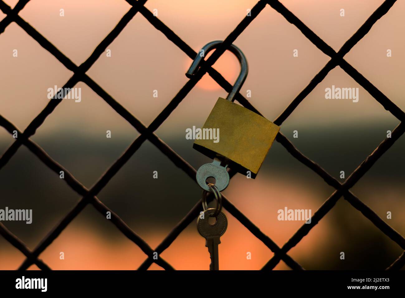 Konzepte von Hoffnung und Licht am Ende des Tunnels in abstrakter Hintergrundfotografie Stockfoto