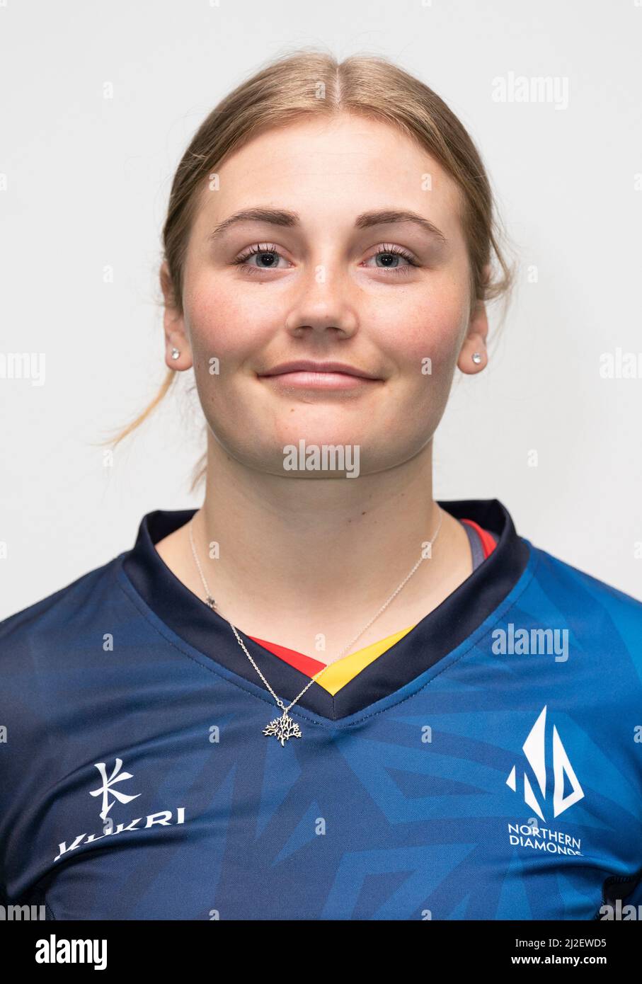 Yorkshire Diamonds' Bess Heath während einer Fotoanheisse auf dem Headingley Cricket Ground, Leeds. Bilddatum: Freitag, 1. April 2022. Stockfoto