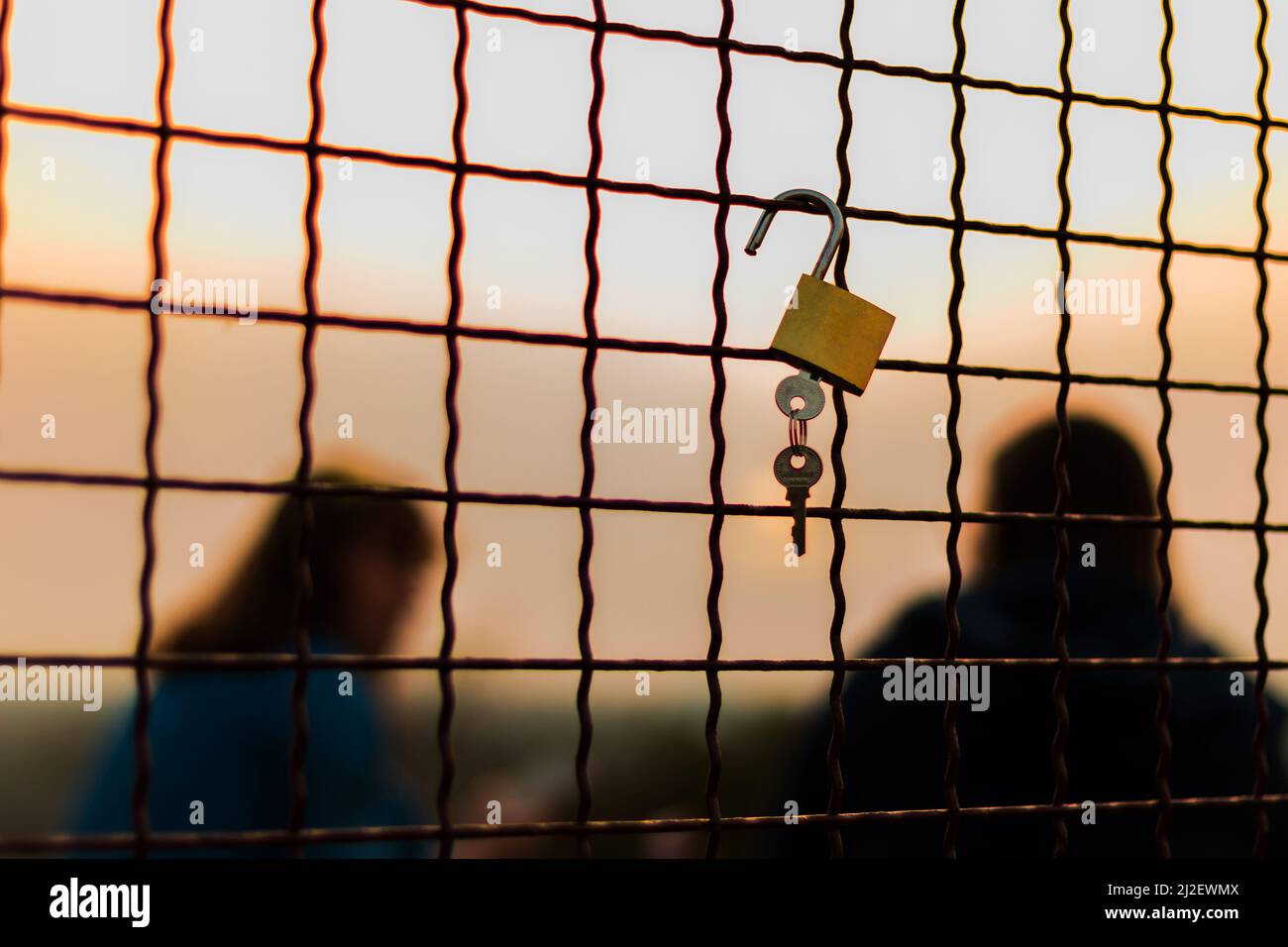 Konzepte von Hoffnung und Licht am Ende des Tunnels in abstrakter Hintergrundfotografie Stockfoto