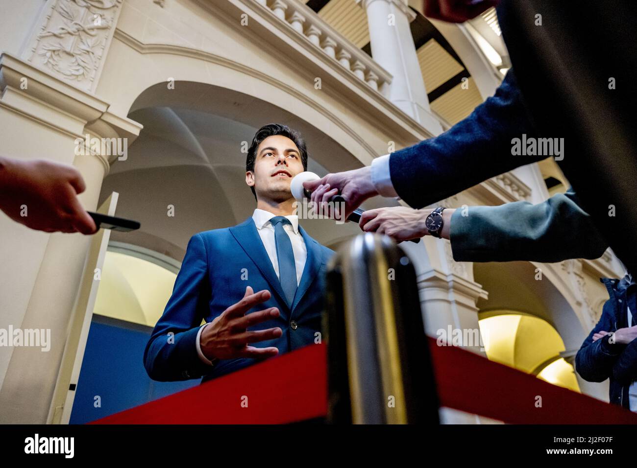 2022-04-01 15:14:30 DEN HAAG - Minister Rob Jetten für Klima und Energie spricht nach dem wöchentlichen Ministerrat auf dem Binnenhof in der Presse. ANP ROBIN UTRECHT niederlande Out - belgien Out Stockfoto