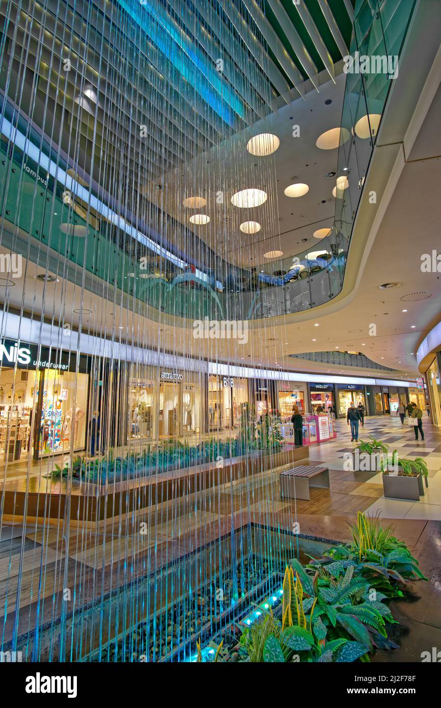 Interieur des Kings Avenue Shopping Centers in Paphos auf Zypern. Stockfoto