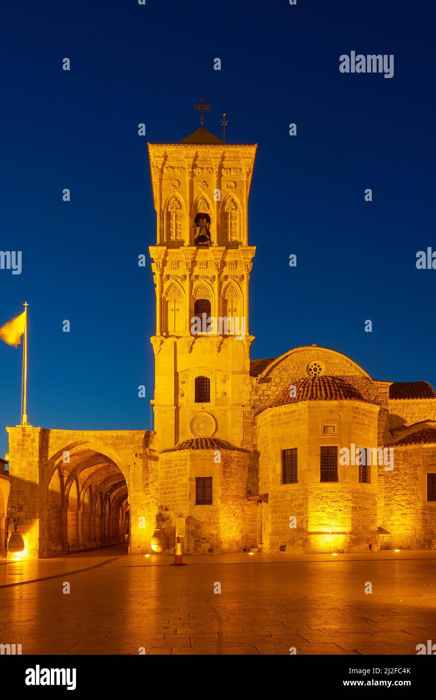 Nächtliche Ansicht der Kirche des Heiligen Lazarus (Agios Lazaros), Larnaca, Zypern Stockfoto