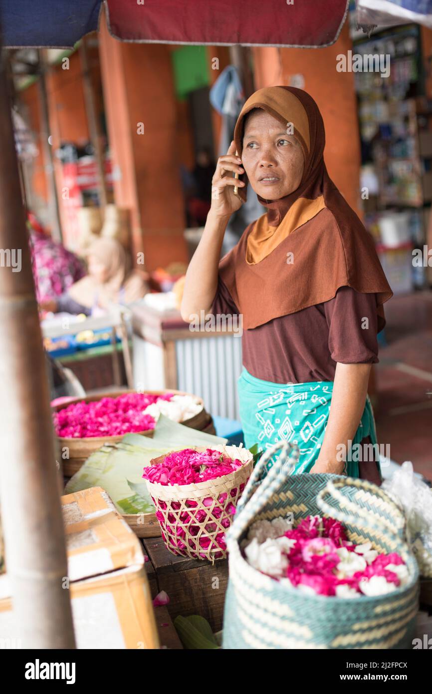 Obst- und Blumenmarkt in Yogyakarta, Indonesien. Stockfoto