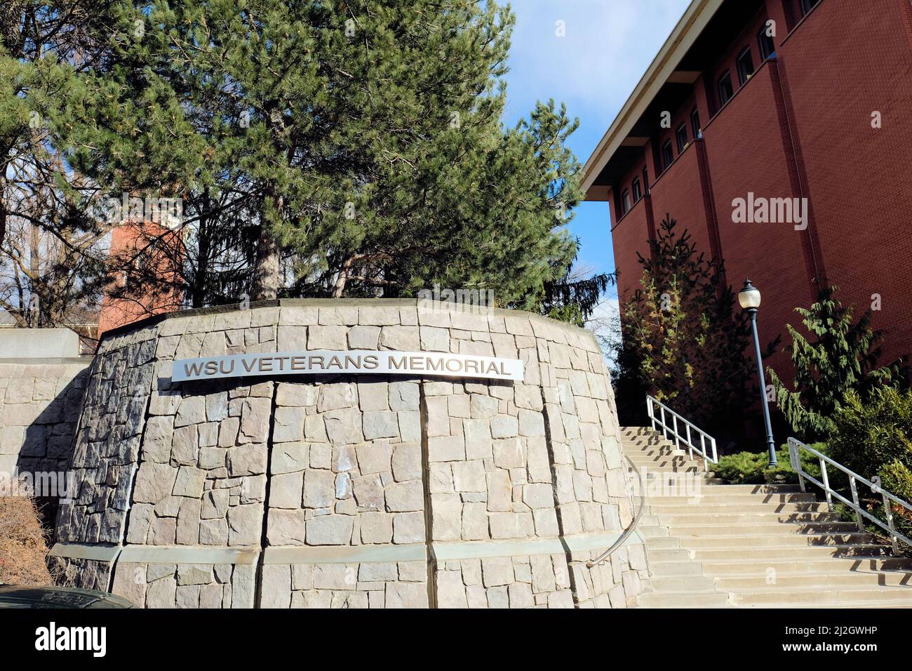 WSU Veterans Memorial, am Veterans Way auf dem Campus der Washington State University, ehrt Studenten, Dozenten und Mitarbeiter, die im Kampf ums Leben kamen. Stockfoto