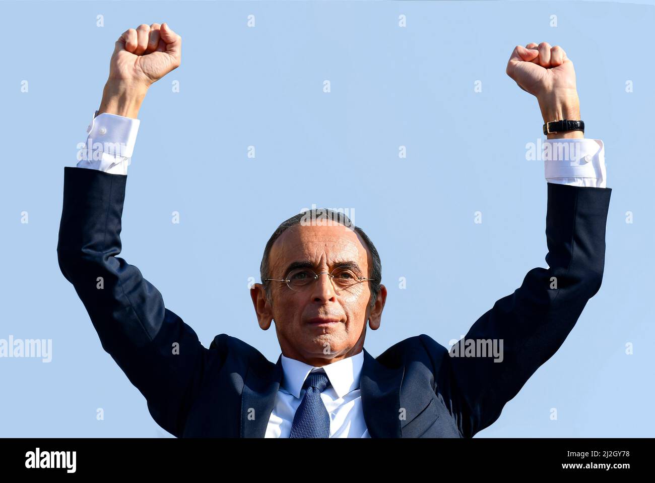PARIS, FRANKREICH - 27. MÄRZ 2022: Eric Zemmour (Präsident der Partei „Reconquete“) während seiner Wahlkampfveranstaltung auf dem Trocadero-Platz Stockfoto