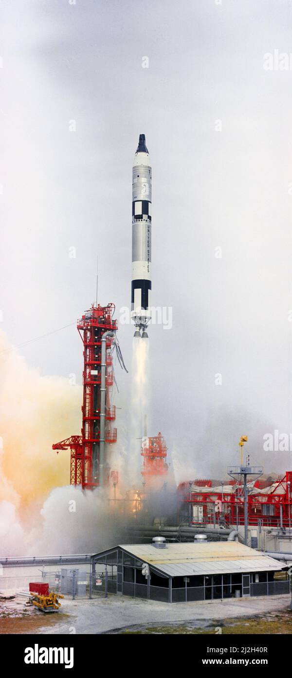 Die Raumsonde Gemini-7 mit den Astronauten Frank Borman, Kommandopilot, und James Lovell, Pilot, startete am 4. Dezember 1965 vom Kennedy Space Center. Stockfoto