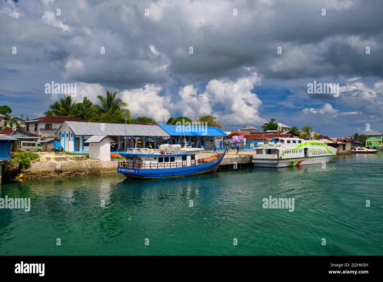 Lokaler Hafen (Watdek) in Gugus Kepulauan Kei, Langgur, @Watdek, Maluku Tenggara, Moluccas, 97611, Indonesien Stockfoto