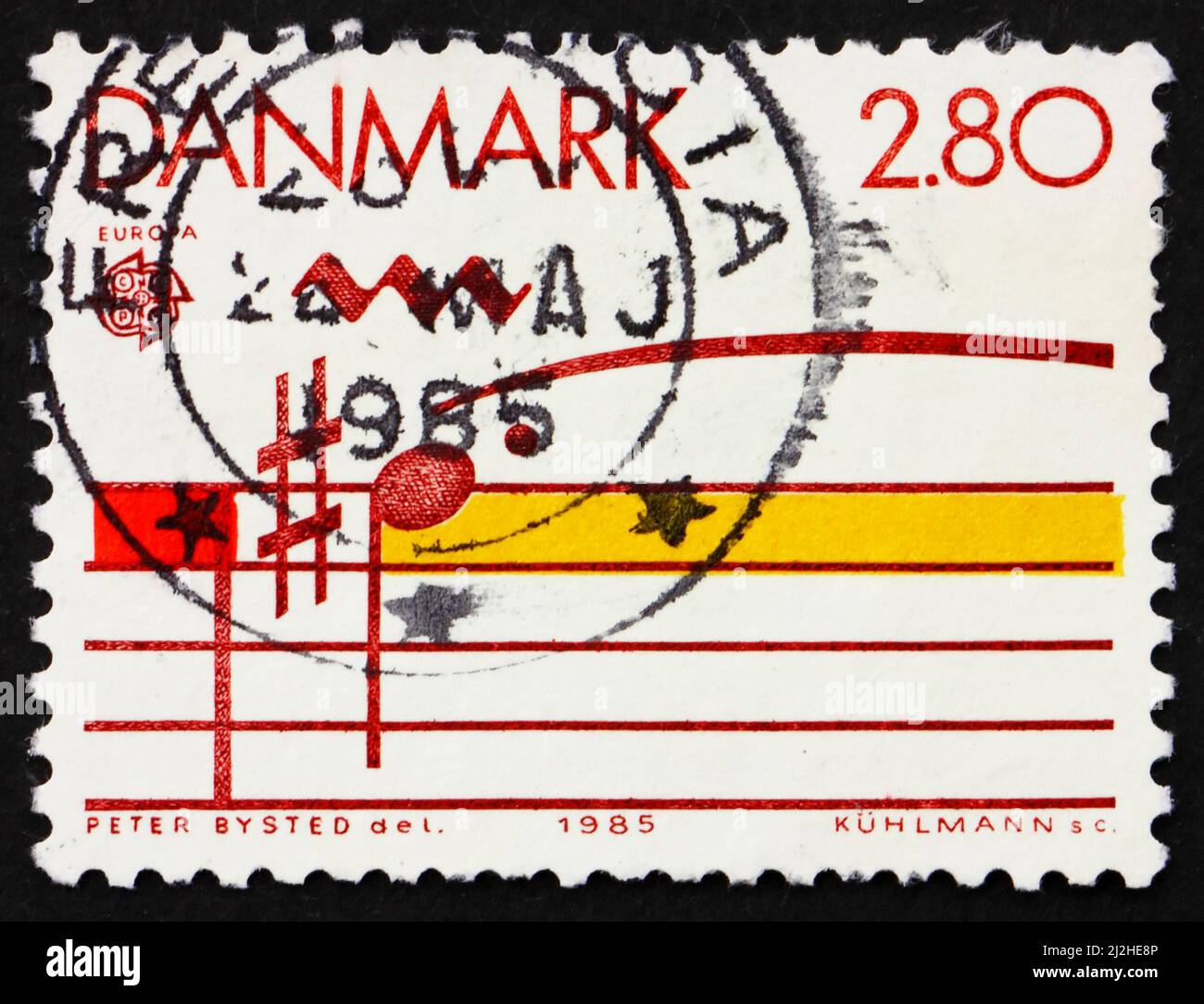 DÄNEMARK - UM 1985: Eine in Dänemark gedruckte Briefmarke zeigt Musical Staff, um 1985 Stockfoto