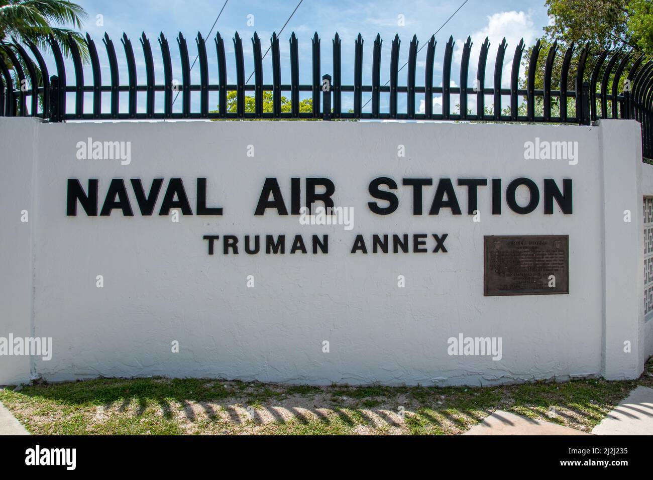 Das Schild für den Truman Annex der Naval Air Station Key West Stockfoto