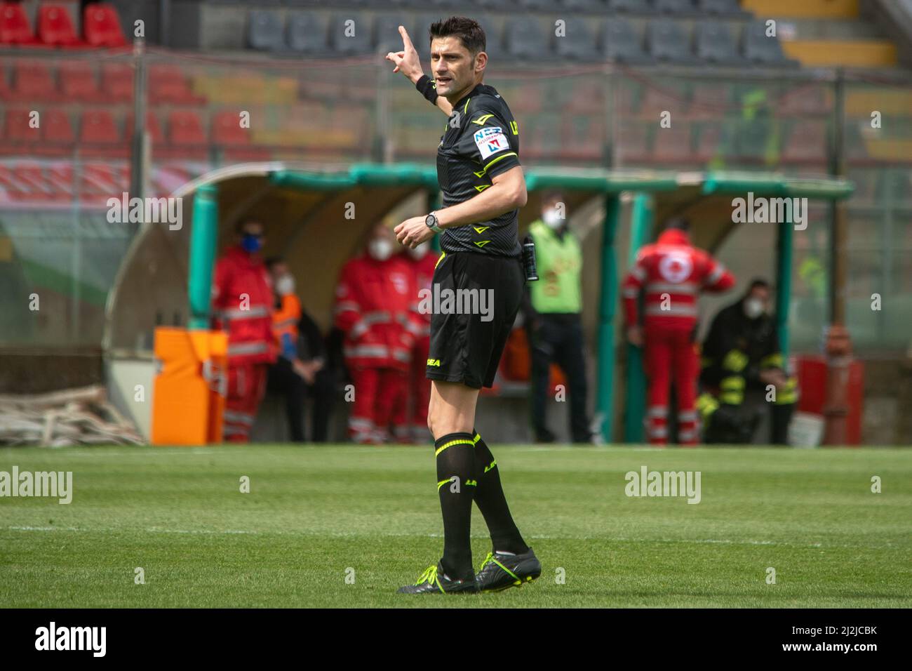 Eugenio Abbattista wurde während des Spiels der italienischen Fußballserie B in Cremona, Italien, im April 02 2022, von US-Cremonesen gegen Reggina 1914 wieder frei Stockfoto