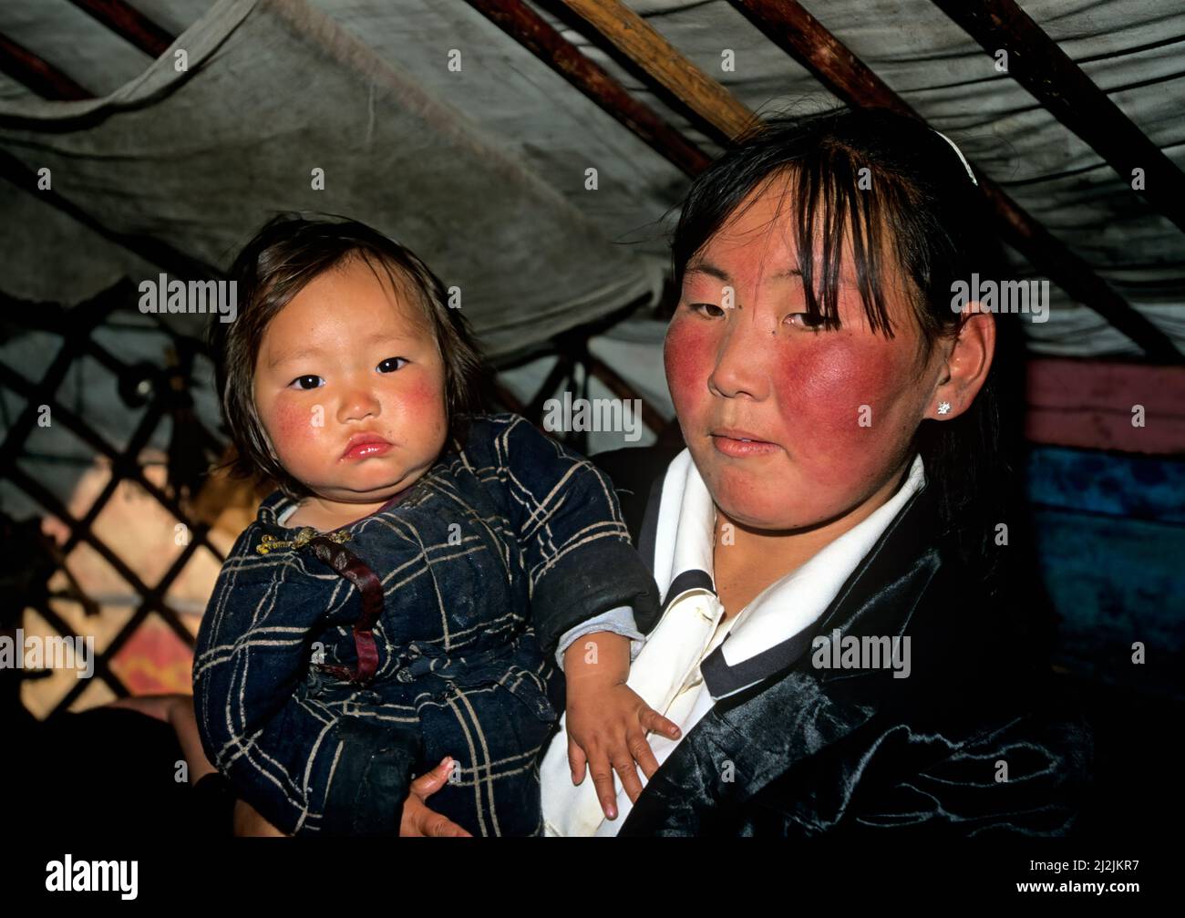 Mongolei. Das Innere eines Ger (Nomadenzelt) Stockfoto