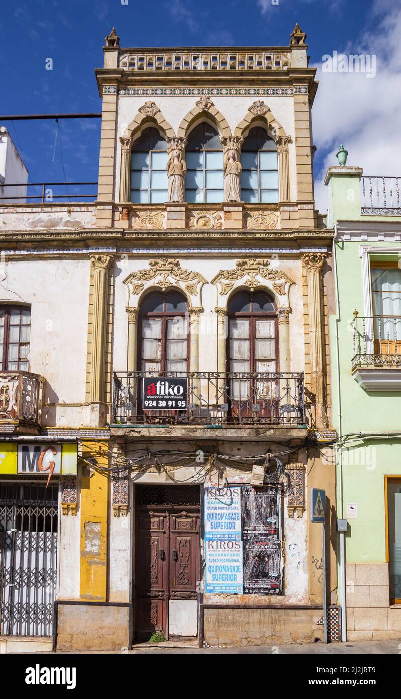 Fassade eines dekorierten alten Hauses in Merida, Spanien Stockfoto