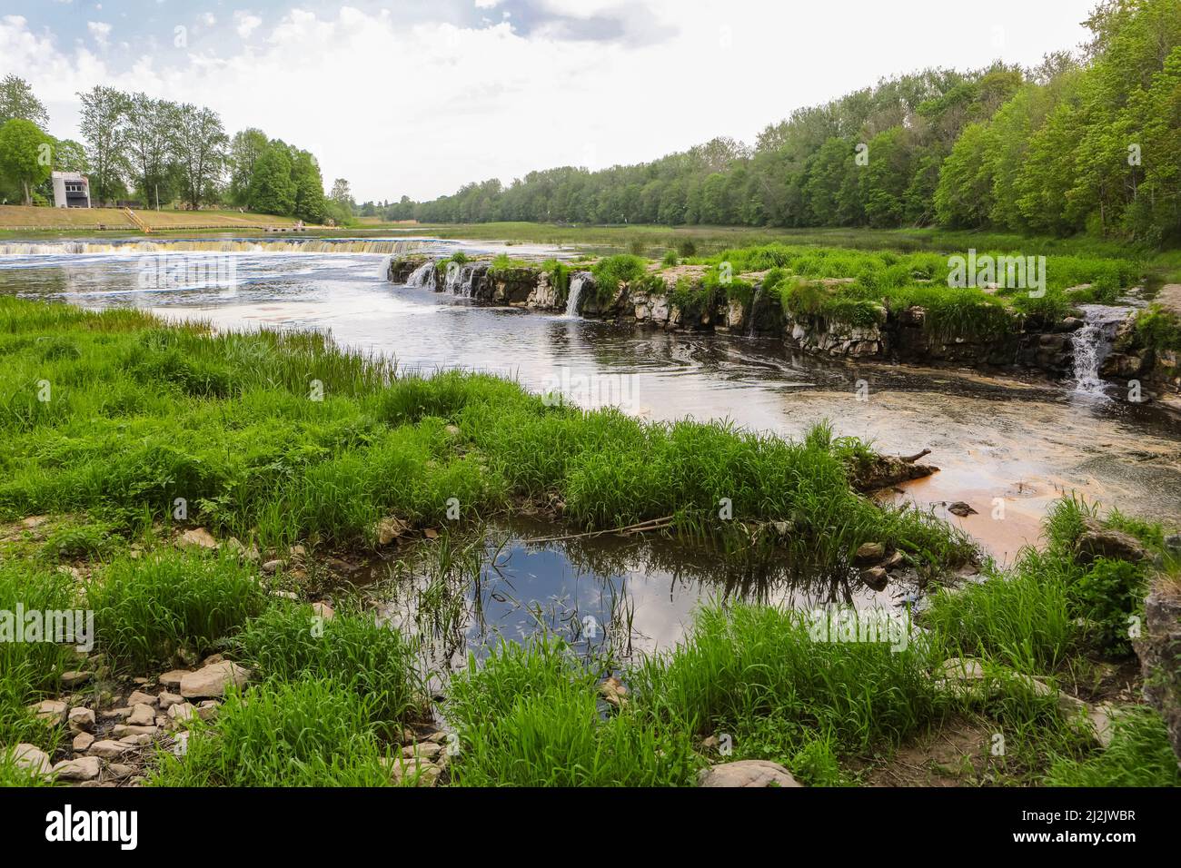 Wasserfall Venta Rapid auf dem Fluss Venta in der Stadt Kuldiga ist der breiteste Wasserfall in Europa Stockfoto