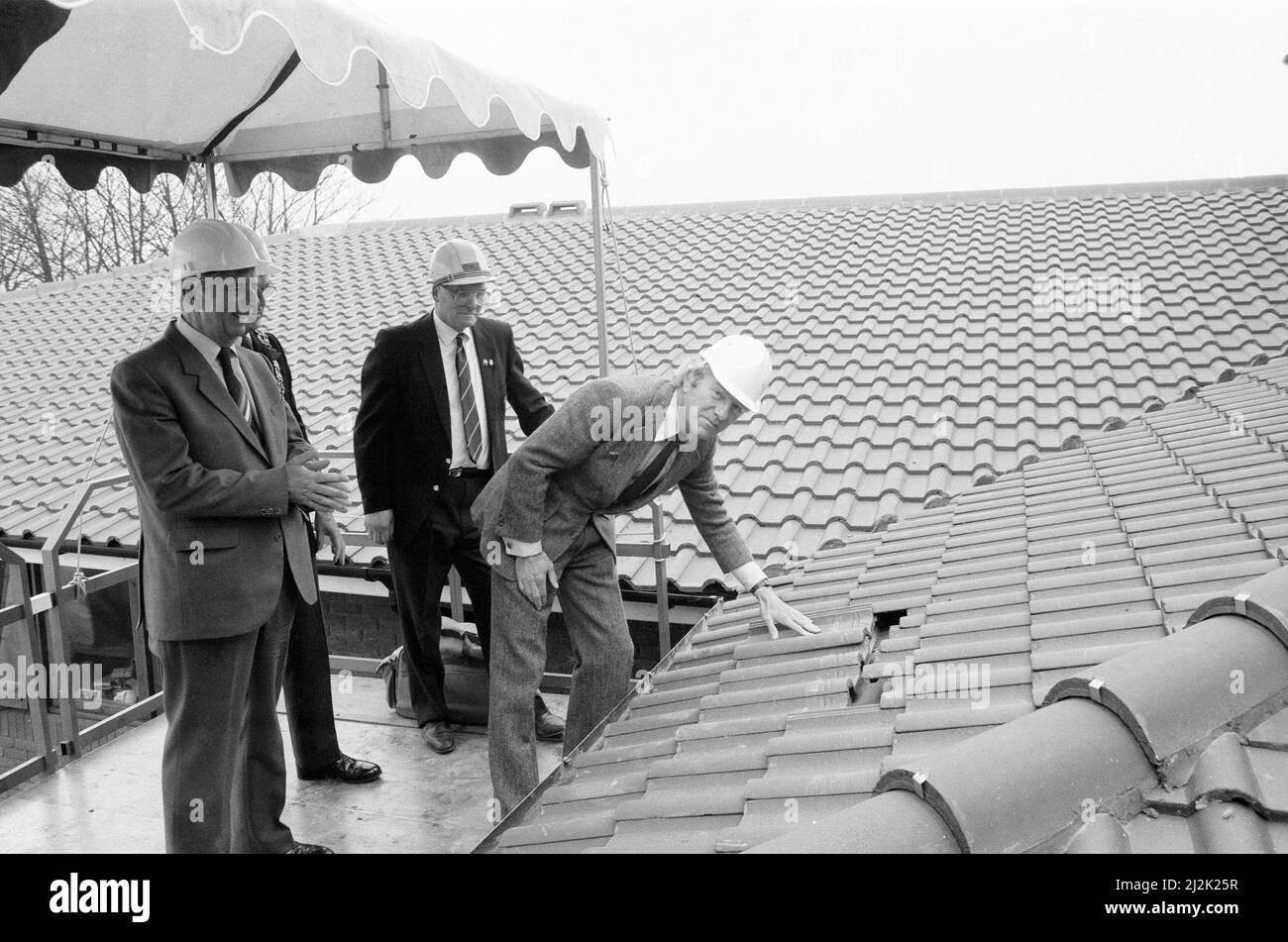 Eicheln Kinderhospiz. Richtfest, mit Ehrengast Lord Lichfield, Patrick Anson, 5. Earl of Lichfield, 8.. März 1988. Stockfoto