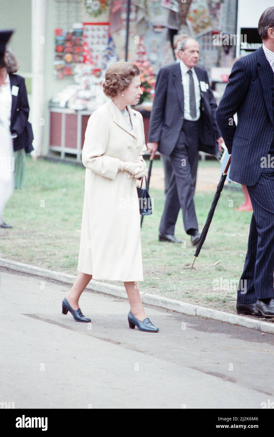 Chelsea Flower Show, 21.. Mai 1988. Königin Elizabeth II besucht die Gartenschau auf dem Gelände des Royal Hospital Chelsea, London. Stockfoto