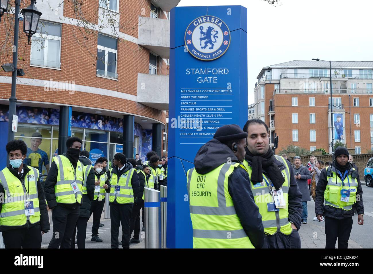 London, Großbritannien, 2.. April 2022. Spieltag an der Stamford Bridge vor dem Spiel Chelsea gegen Brentford. Kredit: Elfte Stunde Fotografie/Alamy Live Nachrichten Stockfoto