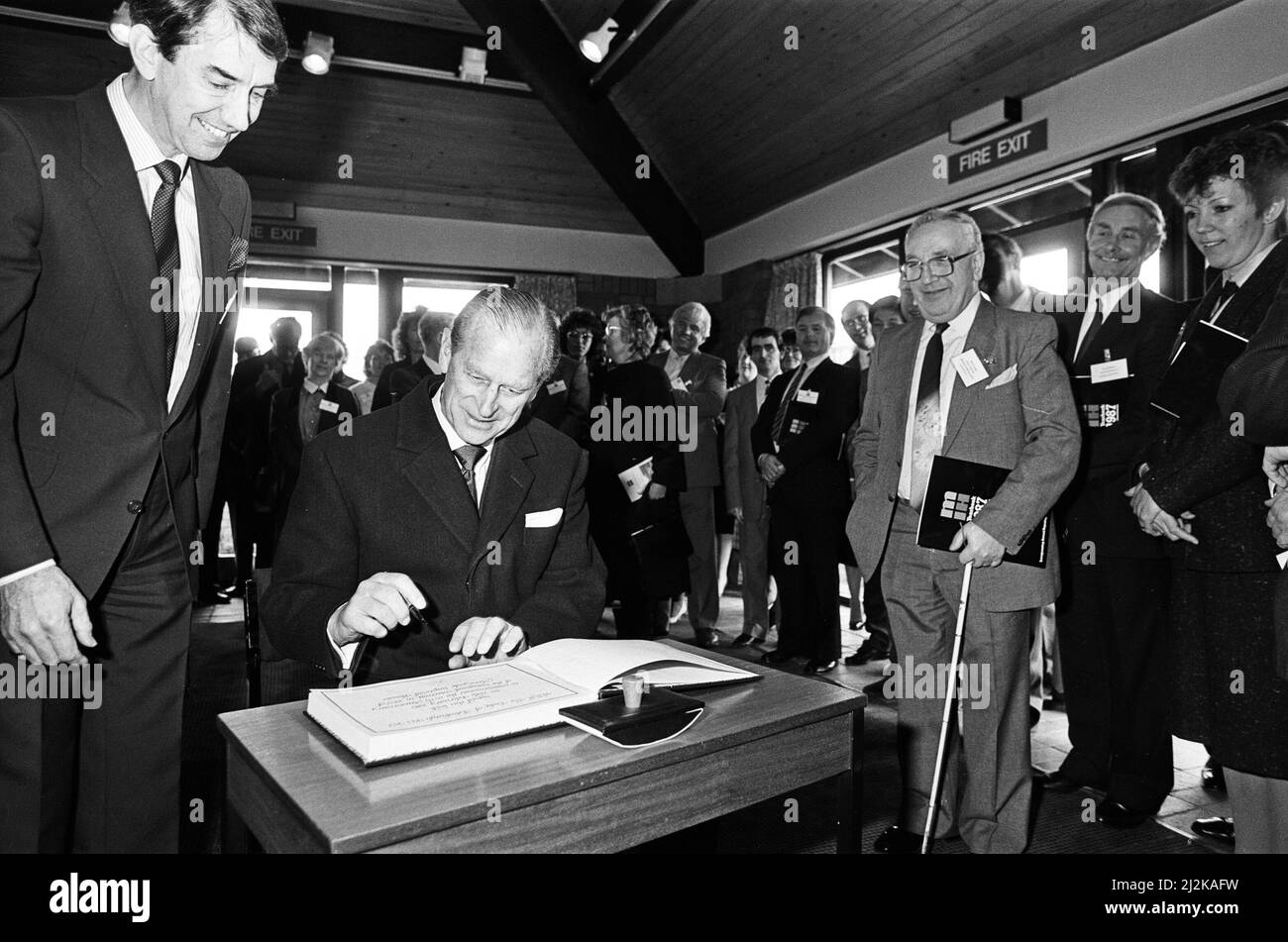Prinz Philip, Herzog von Edinburgh, besucht Wavertree, Liverpool. 20.. Februar 1987. Stockfoto