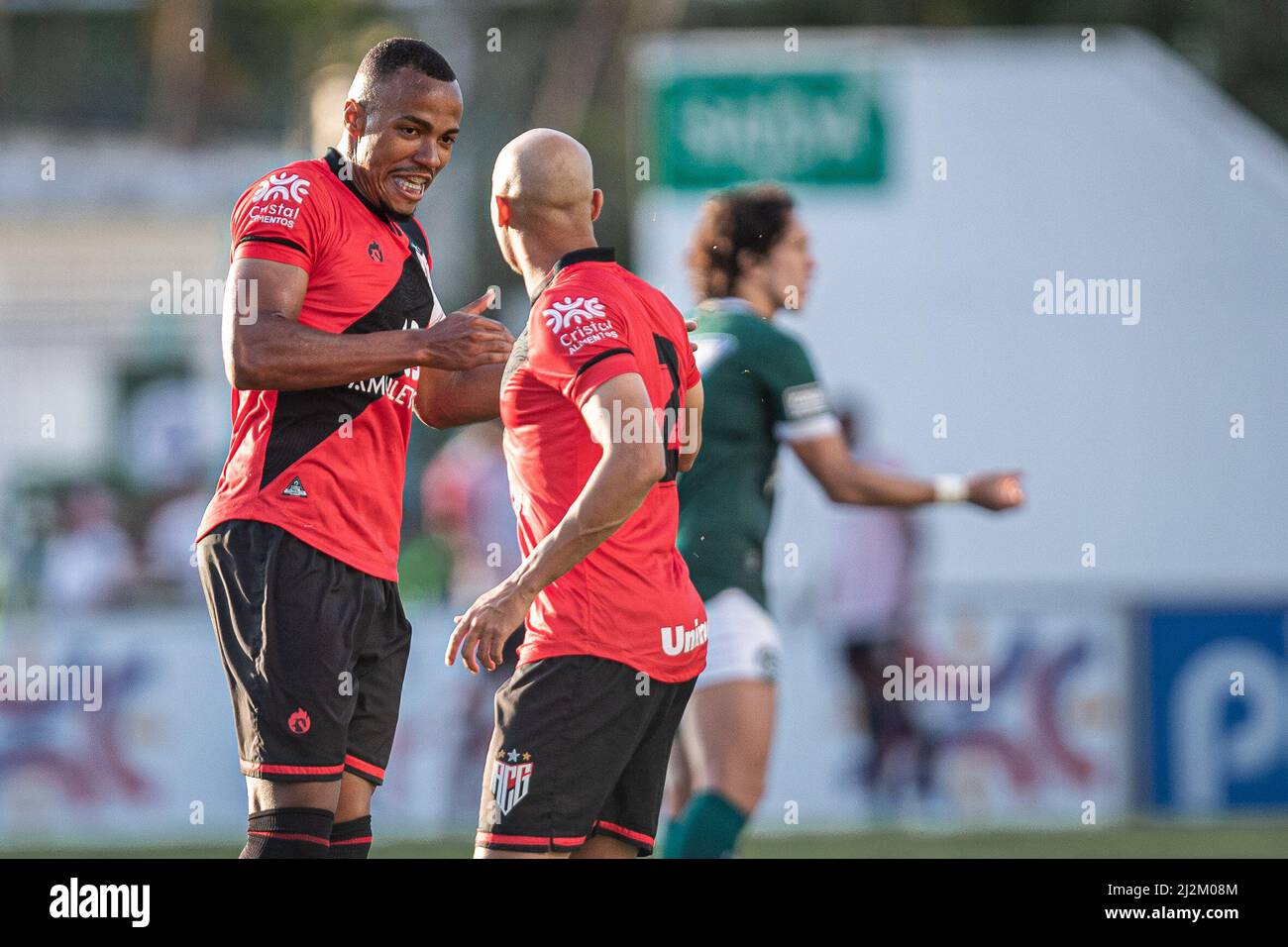 Goiania, Brasilien. 02. April 2022. GO - Goiania - 04/02/2022 - GOIANO 2022 FINALE, GOIAS X ATLETICO-GO - Marlon Freitas Spieler von Atletico-GO feiert sein Tor mit Spielern aus seinem Team während eines Spiels gegen Goias im Serrinha Stadion für die Goiano 2022 Meisterschaft. Foto: Heber Gomes/AGIF Quelle: AGIF/Alamy Live News Stockfoto