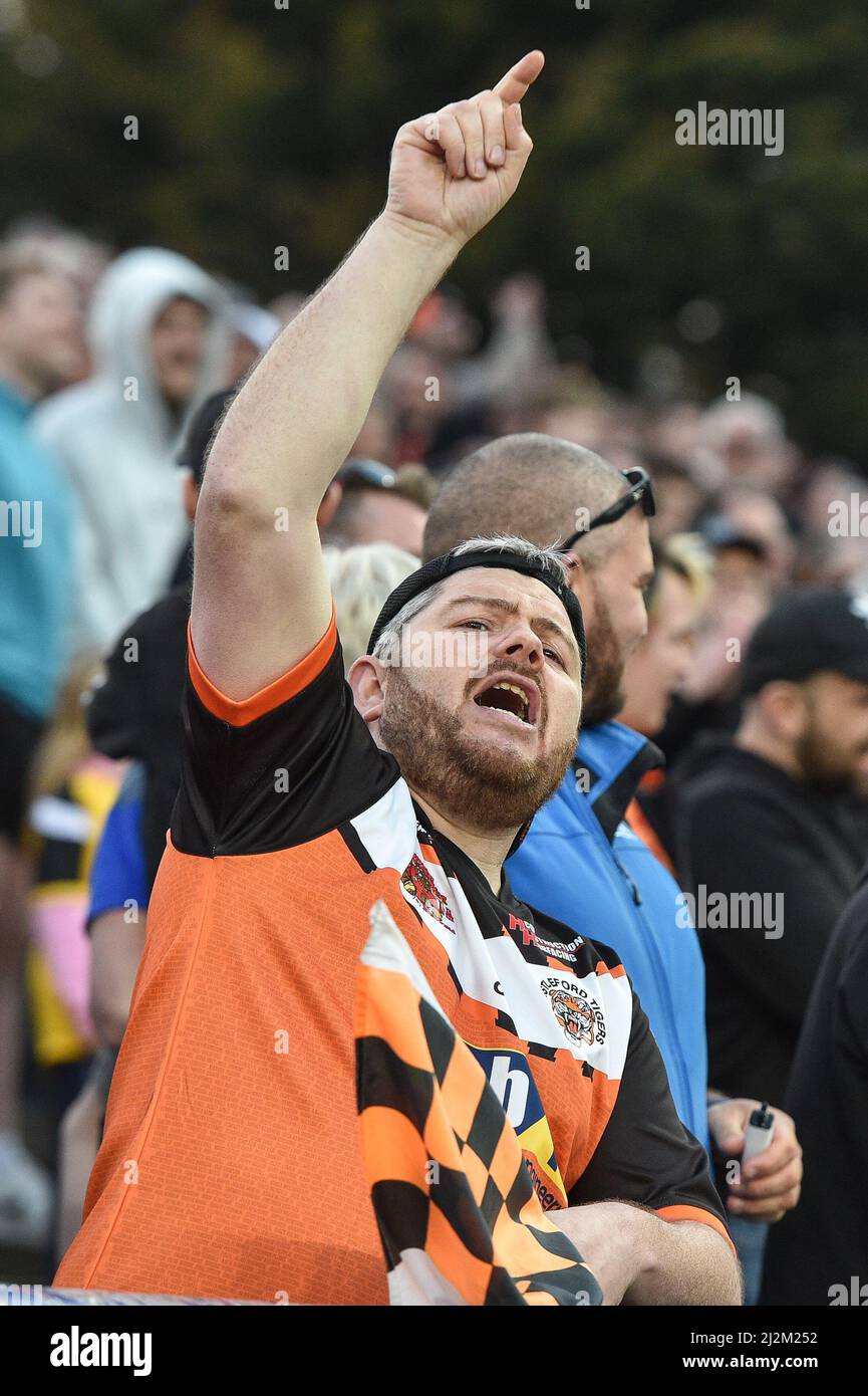 Leeds, England - 26.. März 2022 - Castleford Tigers Fans. Rugby League Betfred Challenge Cup Leeds Rhinos vs Castleford Tigers im Headingley Stadium, Leeds, Großbritannien Dean Williams Stockfoto