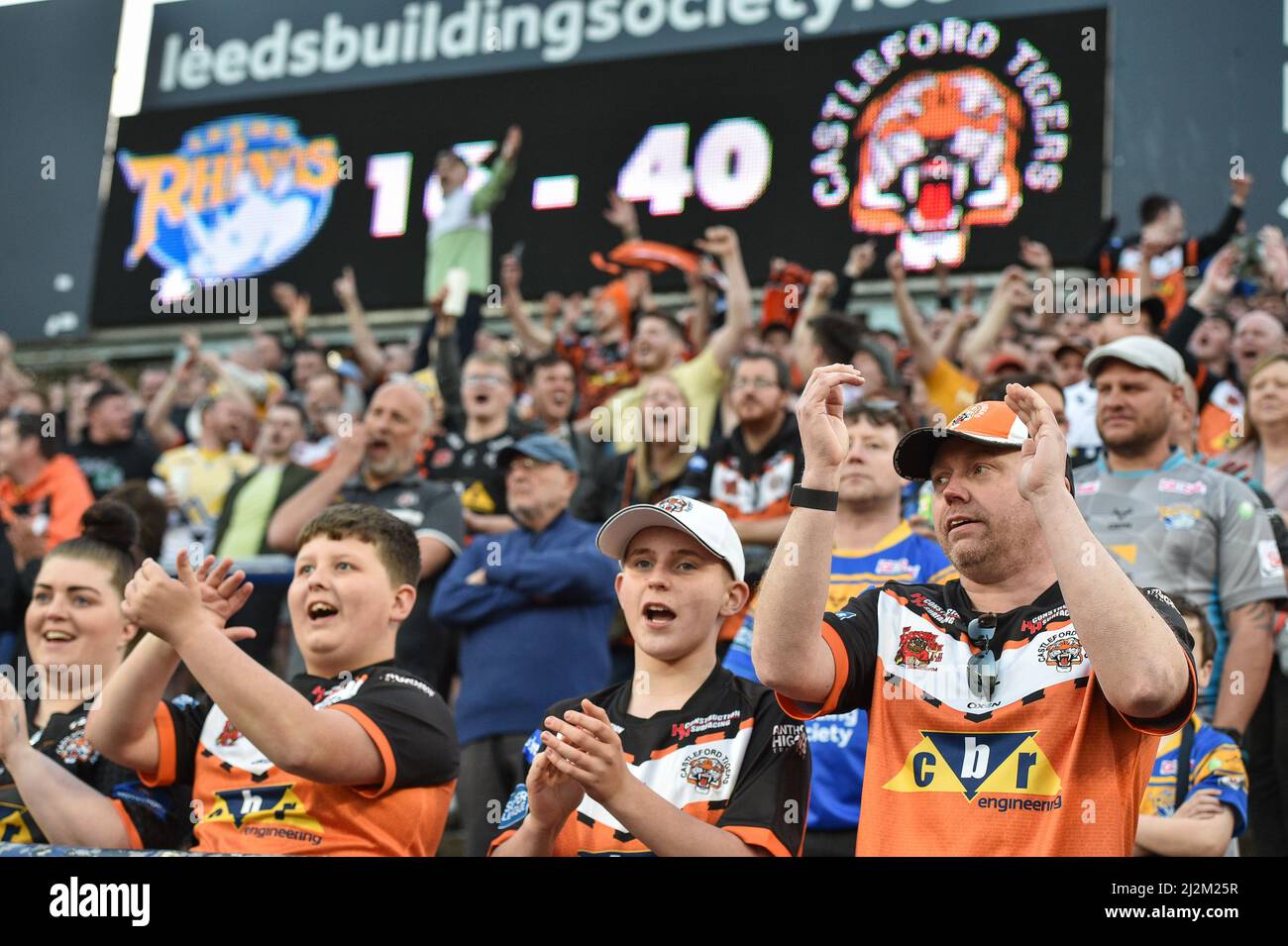 Leeds, England - 26.. März 2022 - Castleford Tigers Fans. Rugby League Betfred Challenge Cup Leeds Rhinos vs Castleford Tigers im Headingley Stadium, Leeds, Großbritannien Dean Williams Stockfoto