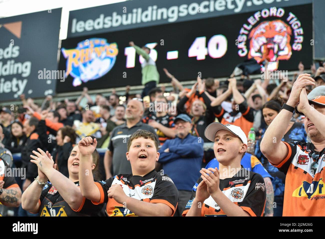 Leeds, England - 26.. März 2022 - Castleford Tigers Fans. Rugby League Betfred Challenge Cup Leeds Rhinos vs Castleford Tigers im Headingley Stadium, Leeds, Großbritannien Dean Williams Stockfoto