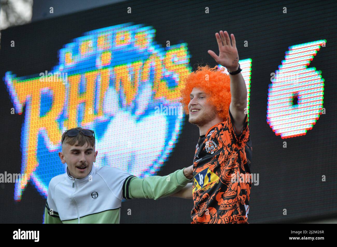 Leeds, England - 26.. März 2022 - Castleford Tigers Fans. Rugby League Betfred Challenge Cup Leeds Rhinos vs Castleford Tigers im Headingley Stadium, Leeds, Großbritannien Dean Williams Stockfoto