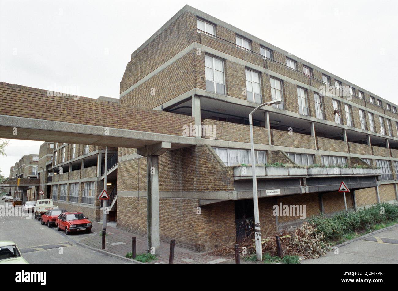 Allgemeine Ansichten des Southwyck House Housing Estate aka Barrier Block, auf dem Somerleyton Estate in Brixton, London. 31.. Oktober 1991. Stockfoto