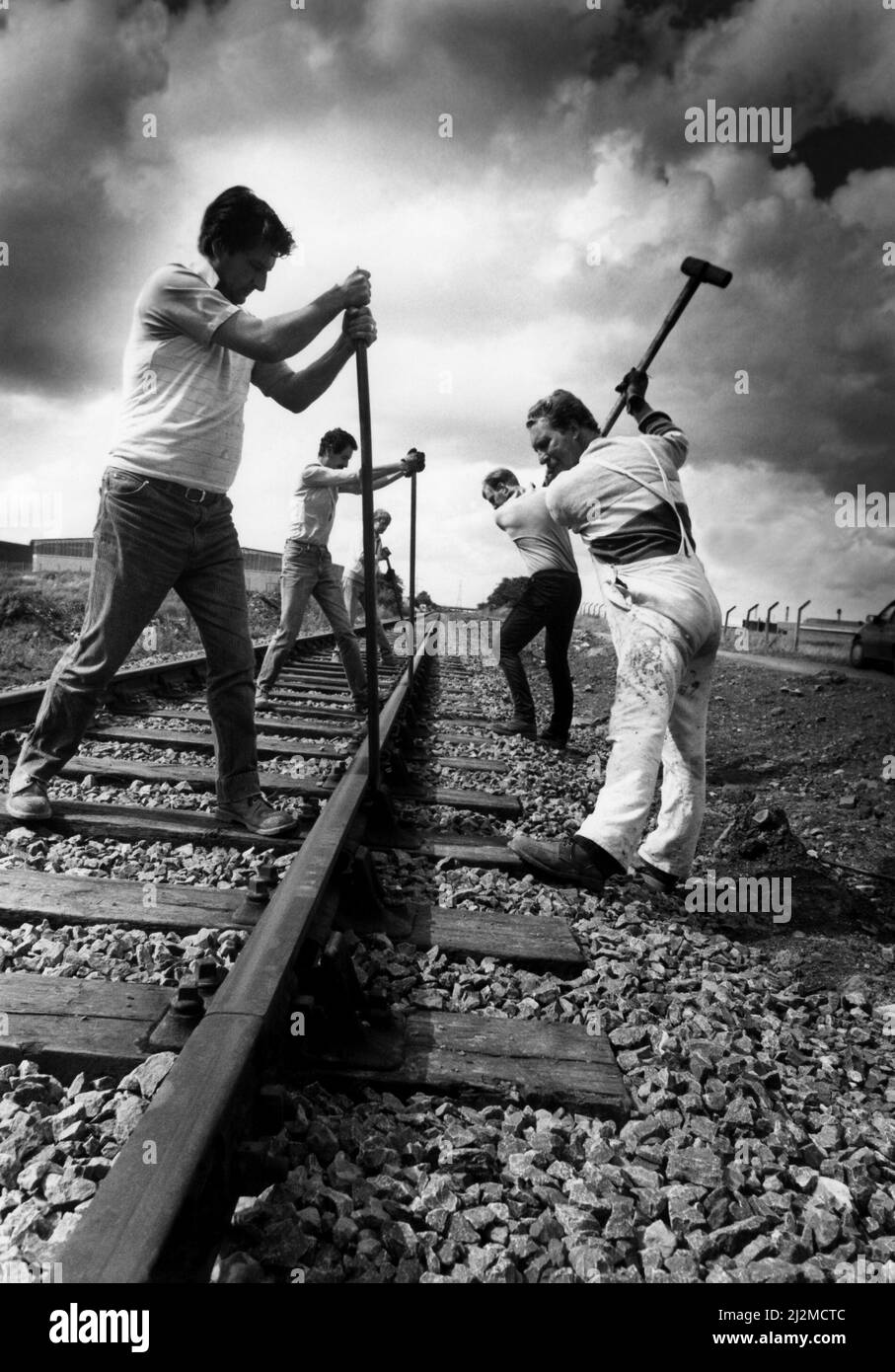 Bahnarbeiter erweitern am 15.. August 1989 die Strecke für die Stephenson Railway in Percy Main Stockfoto