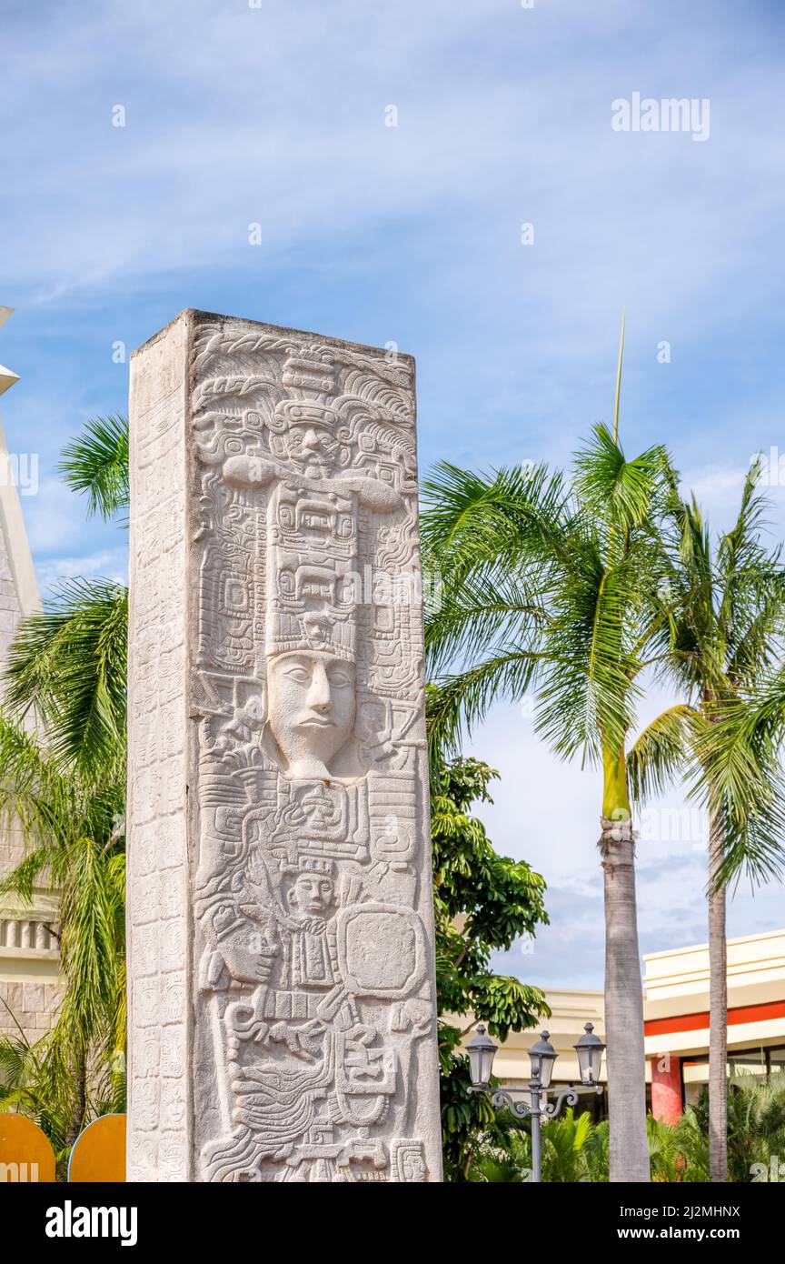 Tulum, Mexiko - 26. März 2022: Blick auf das architektonische Detal des Bahia Principe Grand Coba an der Riviera Maya. Stockfoto