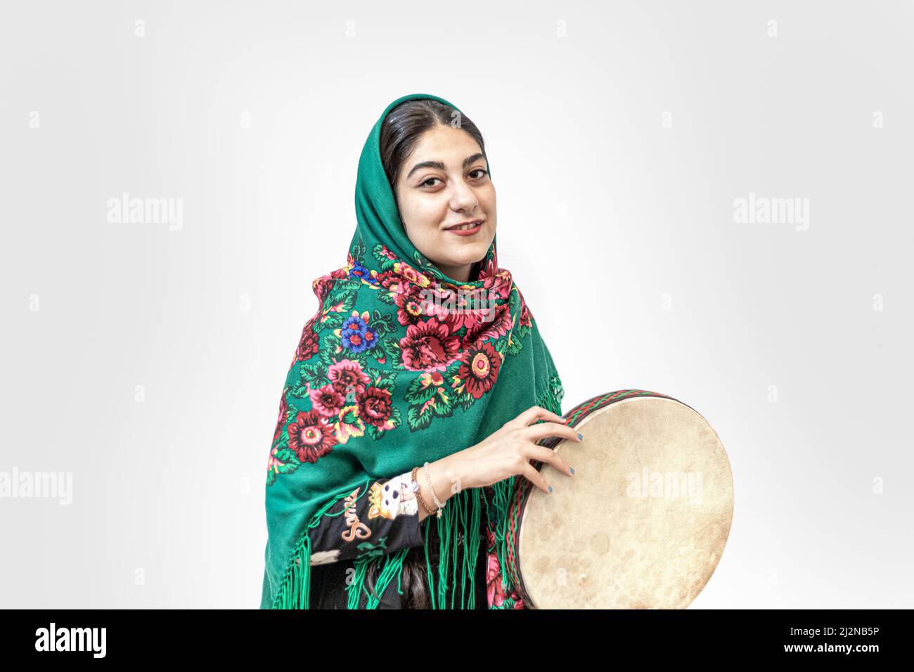 Mädchen Sängerin Folklore-Band posierte vor ihrem Show-Start. In Mashhad, Iran. Stockfoto