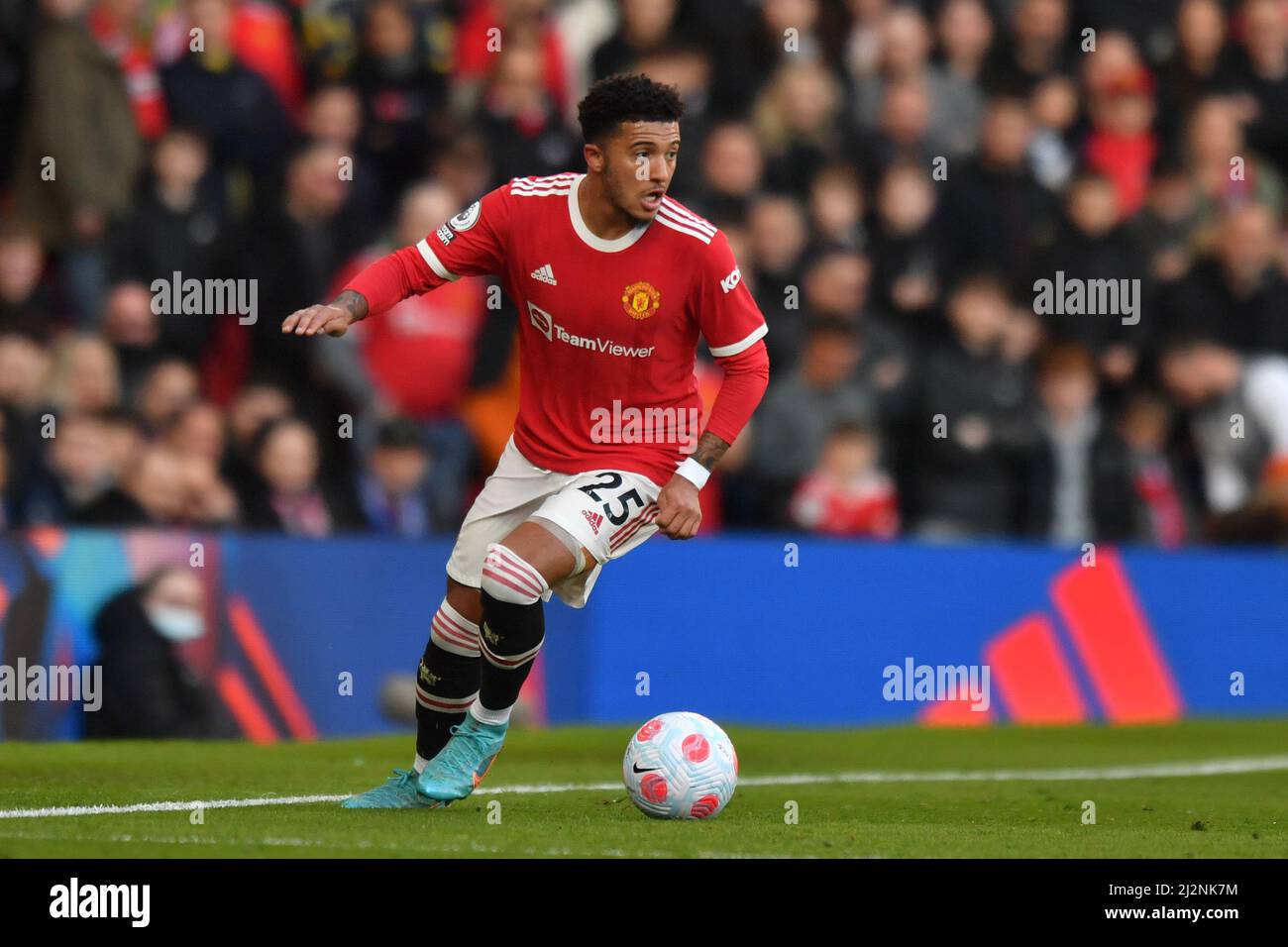 Jadon Sancho von Manchester United während des Spiels in der Premier League in Old Trafford, Greater Manchester, Großbritannien. Bilddatum: Samstag, 2. April 2022. Bildnachweis sollte lauten: Anthony Devlin Stockfoto