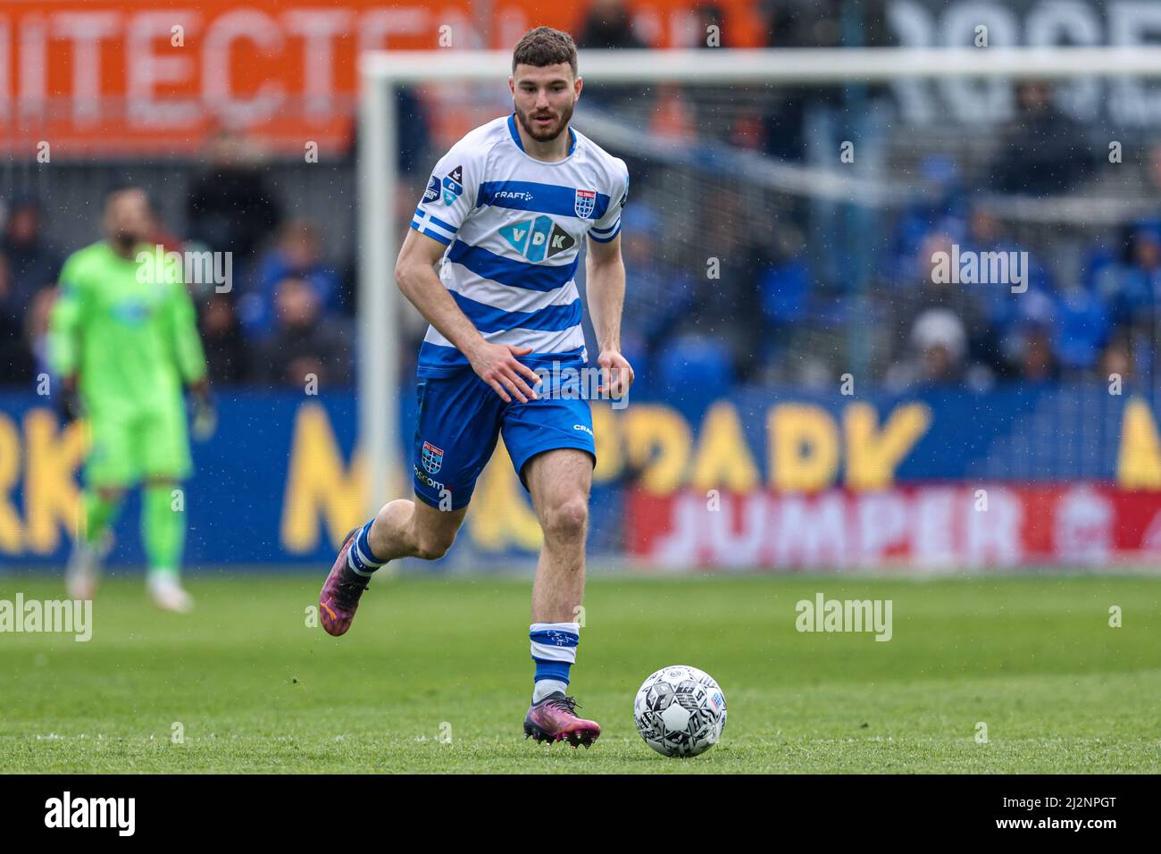 ZWOLLE, NIEDERLANDE - 3. APRIL: Maikel Van der Werff von PEC Zwolle während des niederländischen Eredivisie-Spiels zwischen PEC Zwolle und Schieß los. Eagles am 3. April 2022 im Stadion Mac3Park in Zwolle, Niederlande (Foto: Peter Lous/Orange Picles) Stockfoto