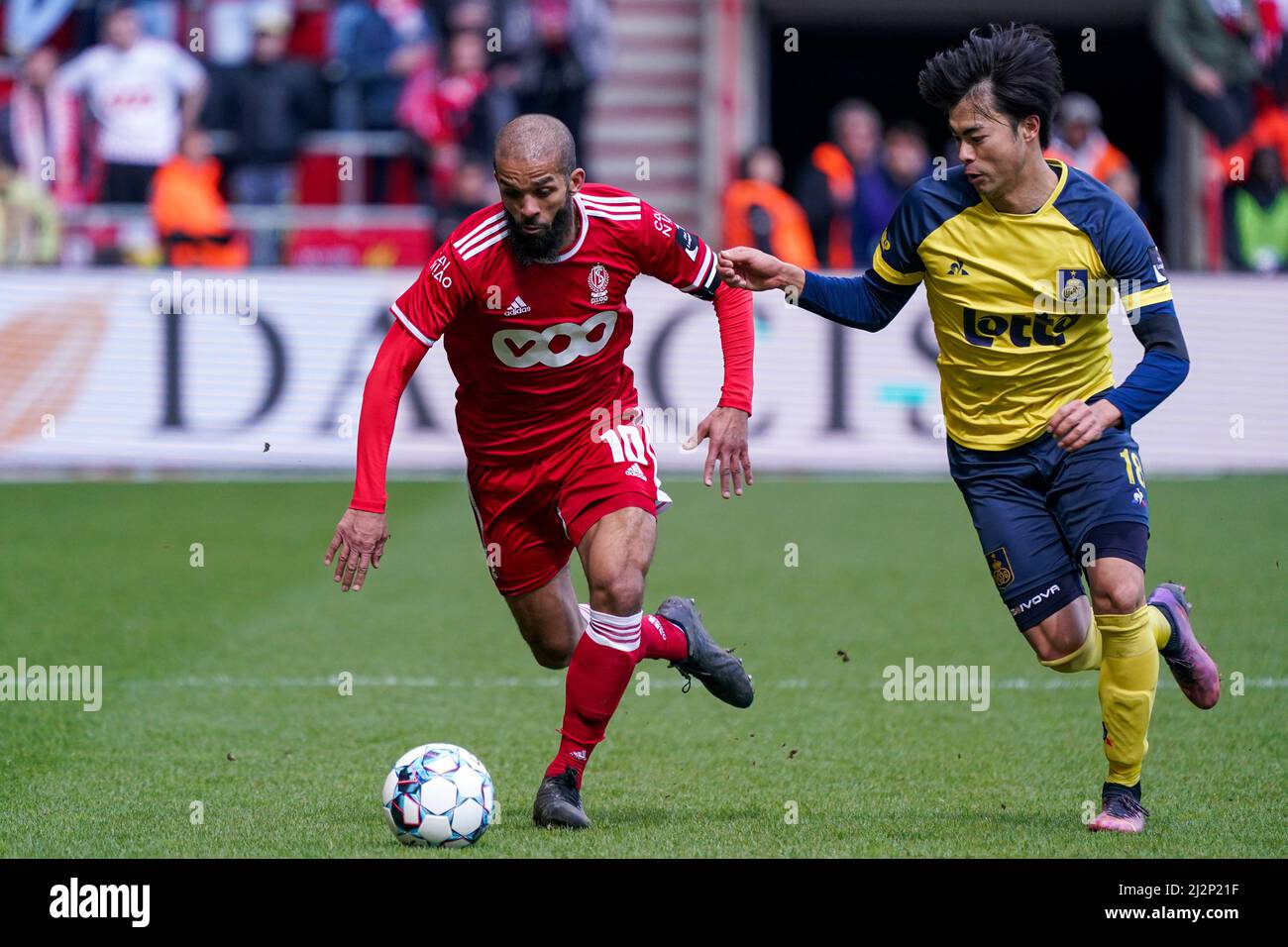 LUIK, BELGIEN - 3. APRIL: Mehdi Carcela von Standard Liège während des Jupiler Pro League-Spiels zwischen Standard Liège und Royale Union Saint-Gilloise am 3. April 2022 in Luik, Belgien (Foto: Jeroen Meuwsen/Orange Picches) Stockfoto